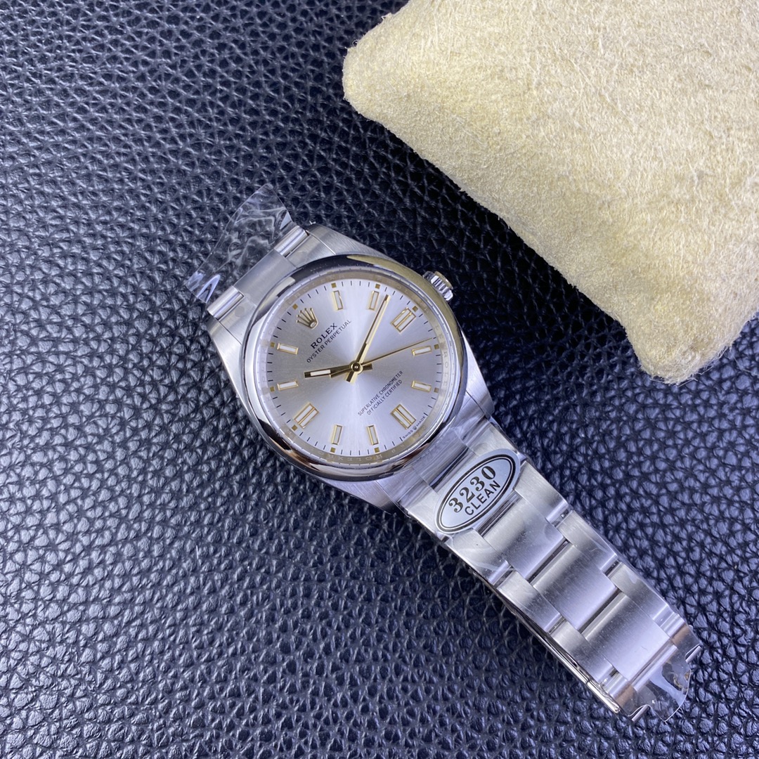 Rolex Oyster Perpetual 41 Silver Dial Steel M124300 0001 Men's Watch