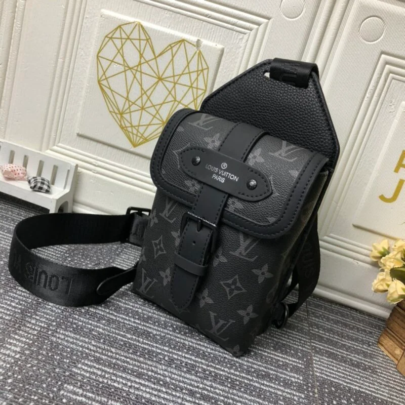 Louis Vuitton Saumur Slingbag M45912