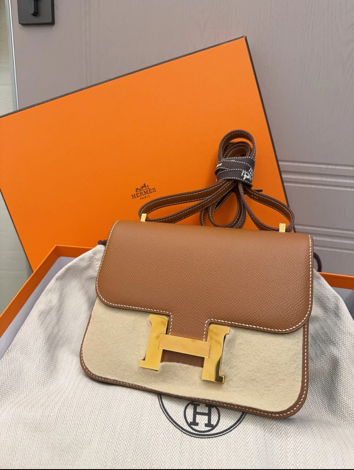 Hermes Constance elan CC37 gold brown with gold buckle, epoxied leather K engraving