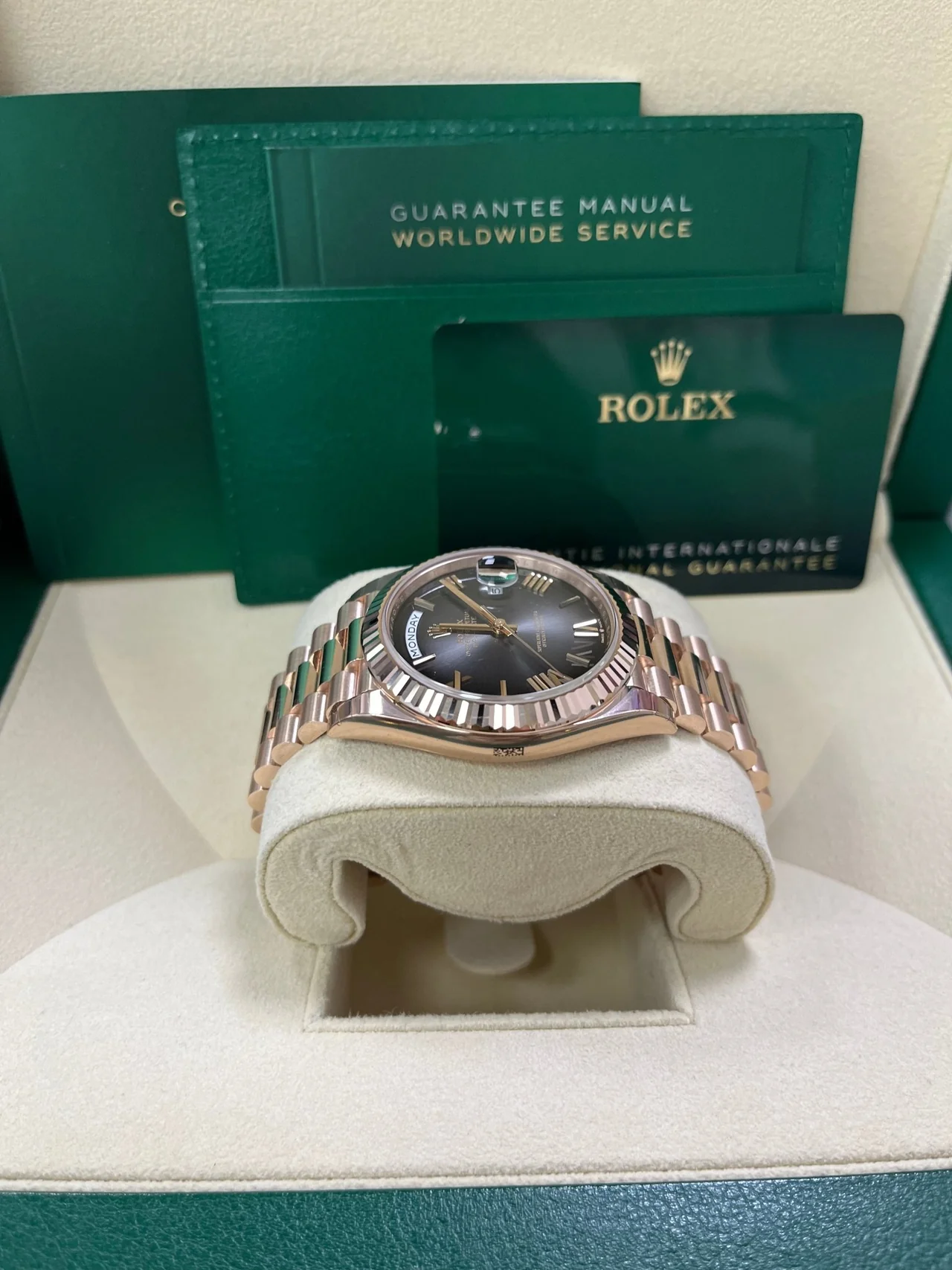 Rolex Day Date in 18 ct Everose Gold M228235 0055 40mm