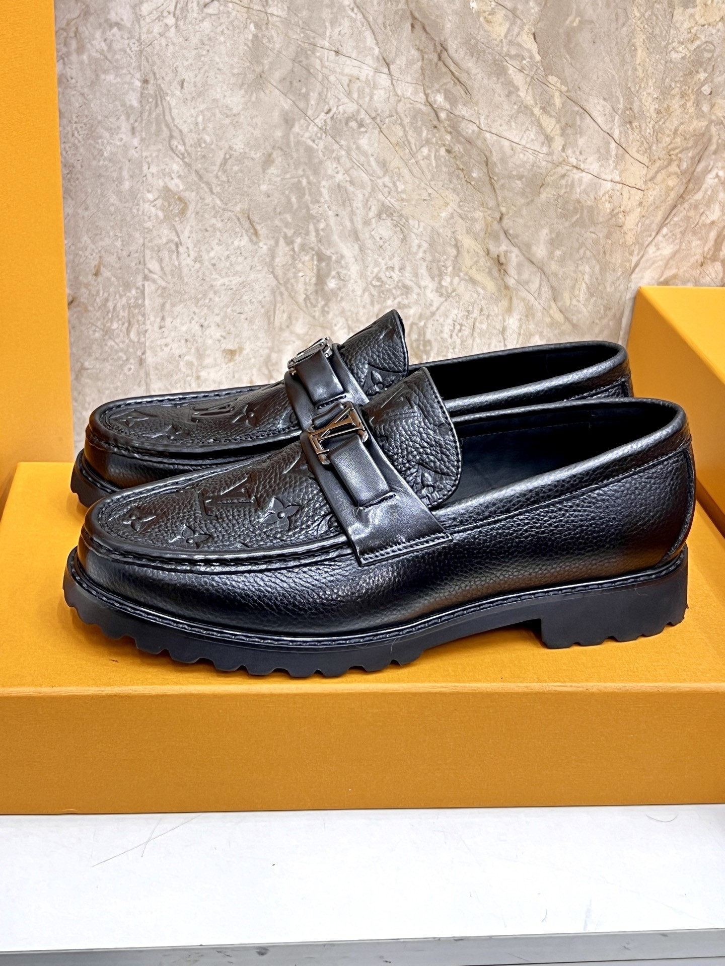 L X V Men's new high qualityLoafers detail 2