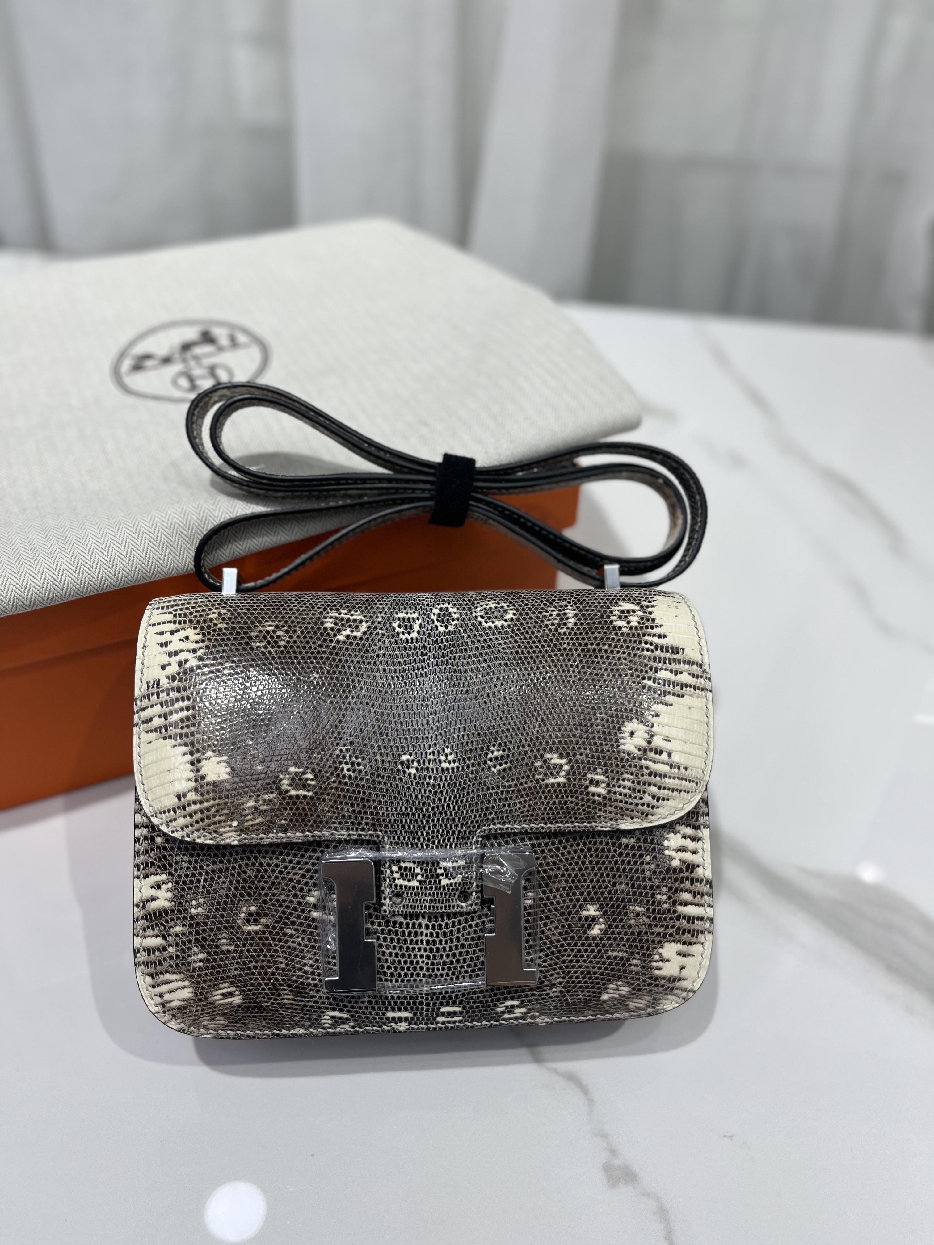 Hermes Constance Mini 19-24