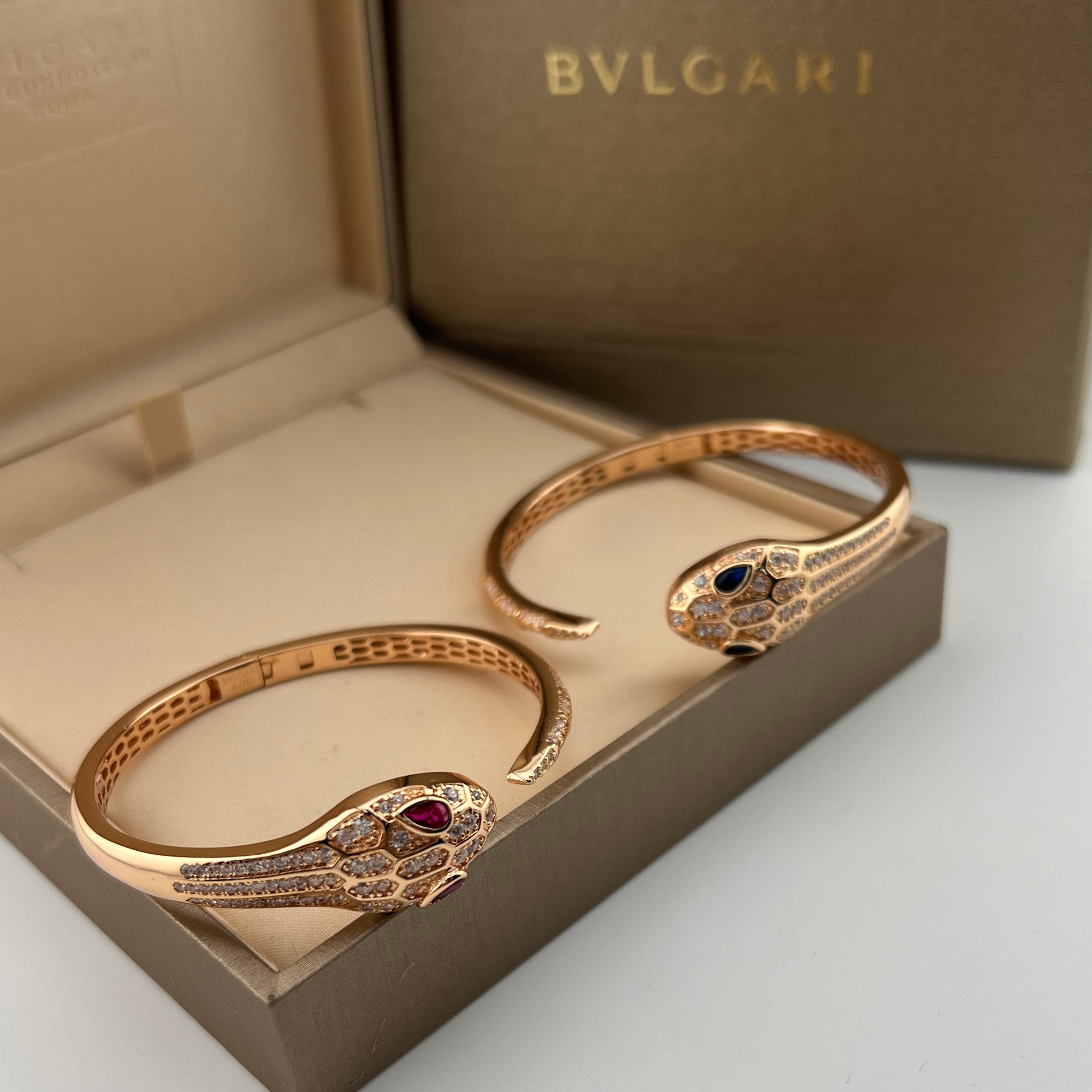 Rose gold diamond snake head bracelet - Artisantouchss