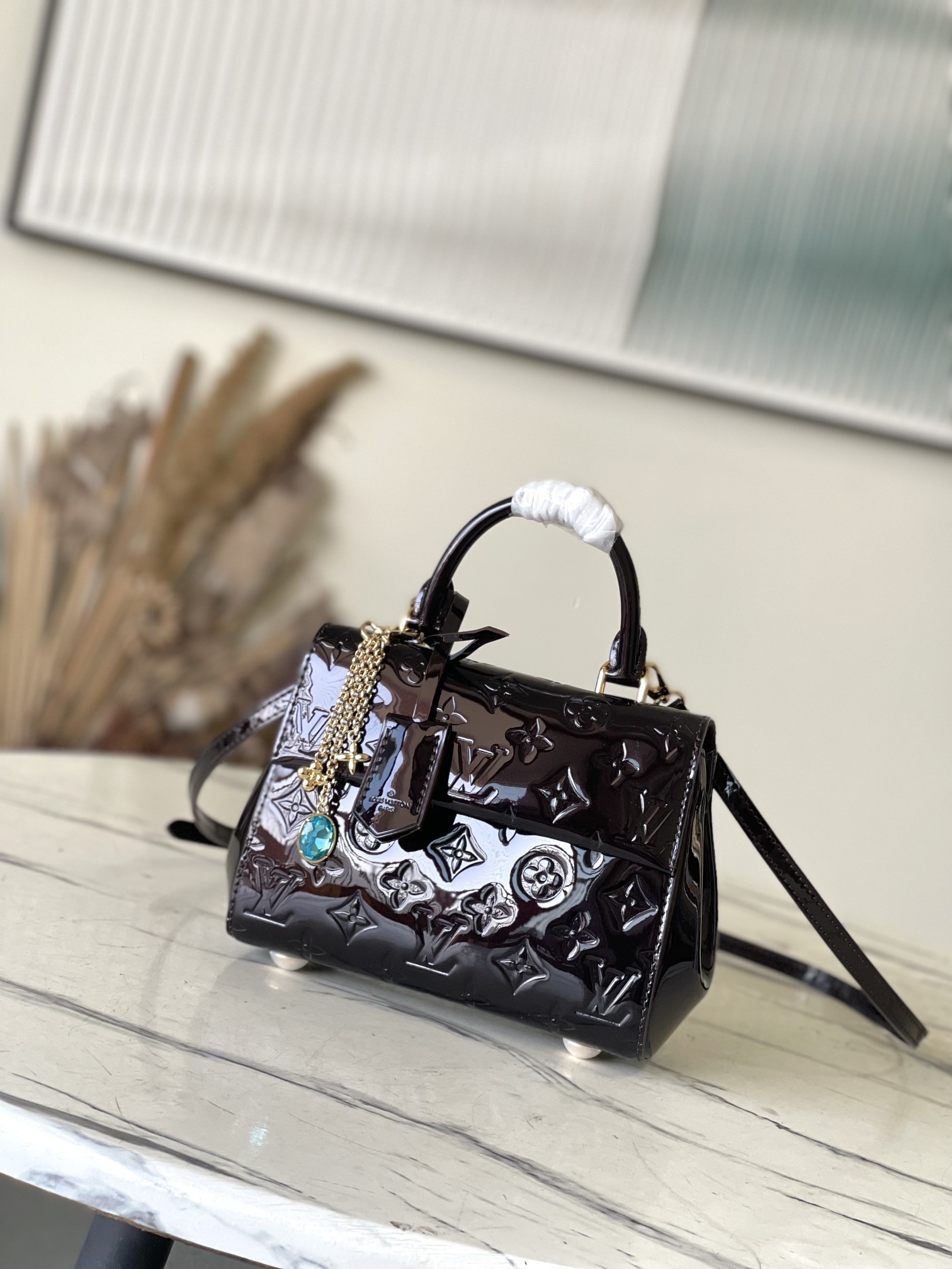 L X V Shoulder bag M27173 20x16x7.5cm