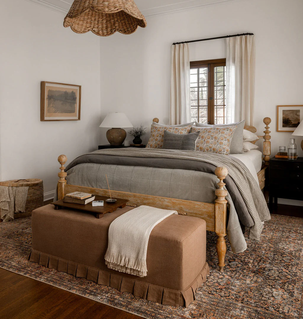Billie BIL-01 Ink / Salmon Area Rug