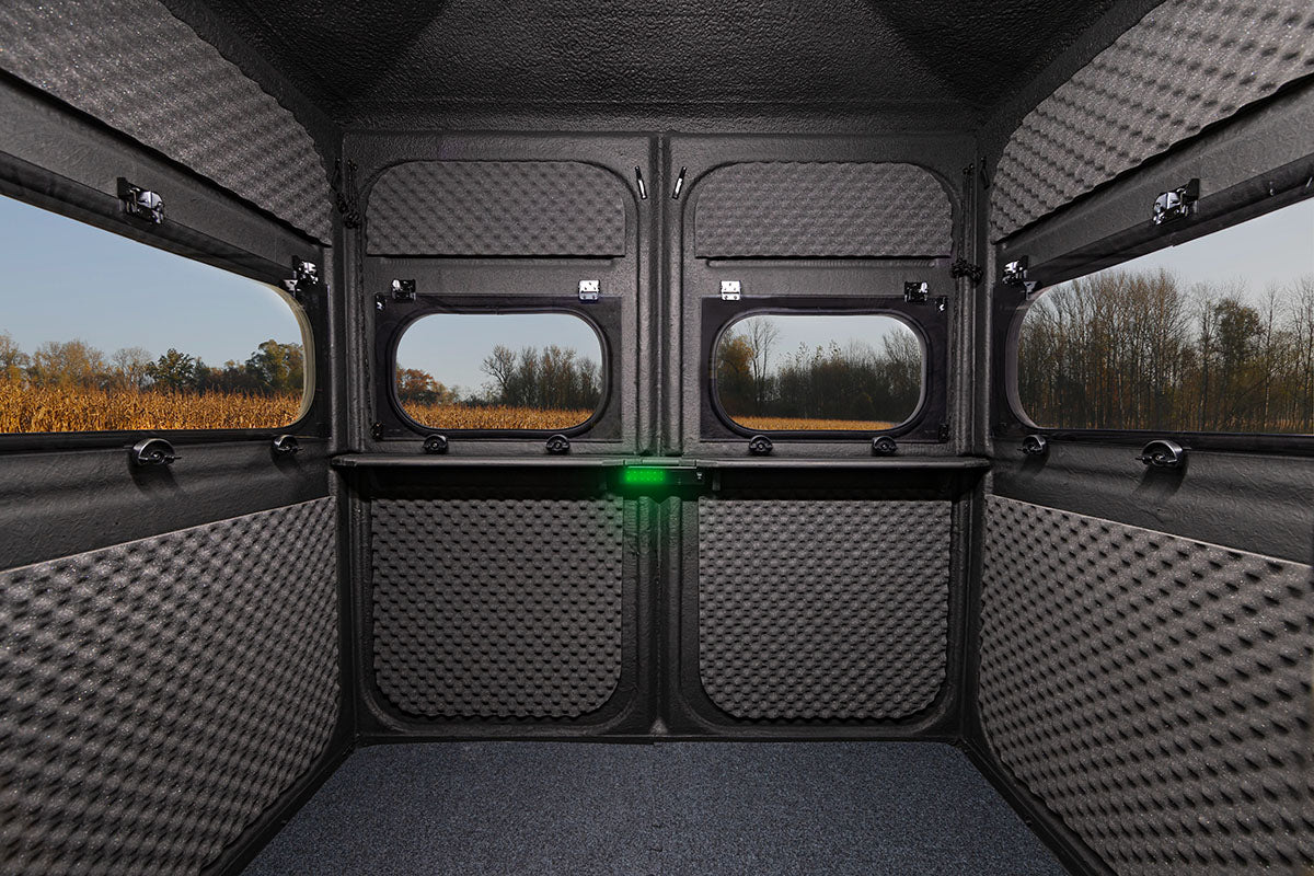 Inside the 4x6 Twin Hunter box blind