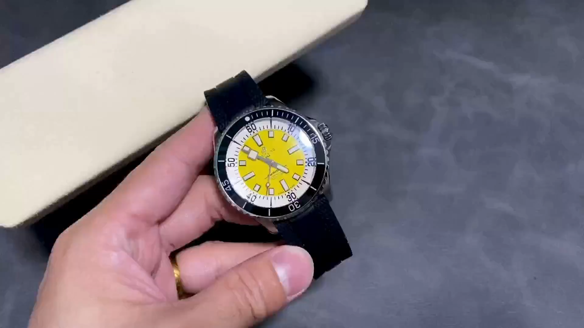 Breitling 1:1 Clone Superocean Automatic 42 Yellow Dial A17375211I1S1 Men's Watch
