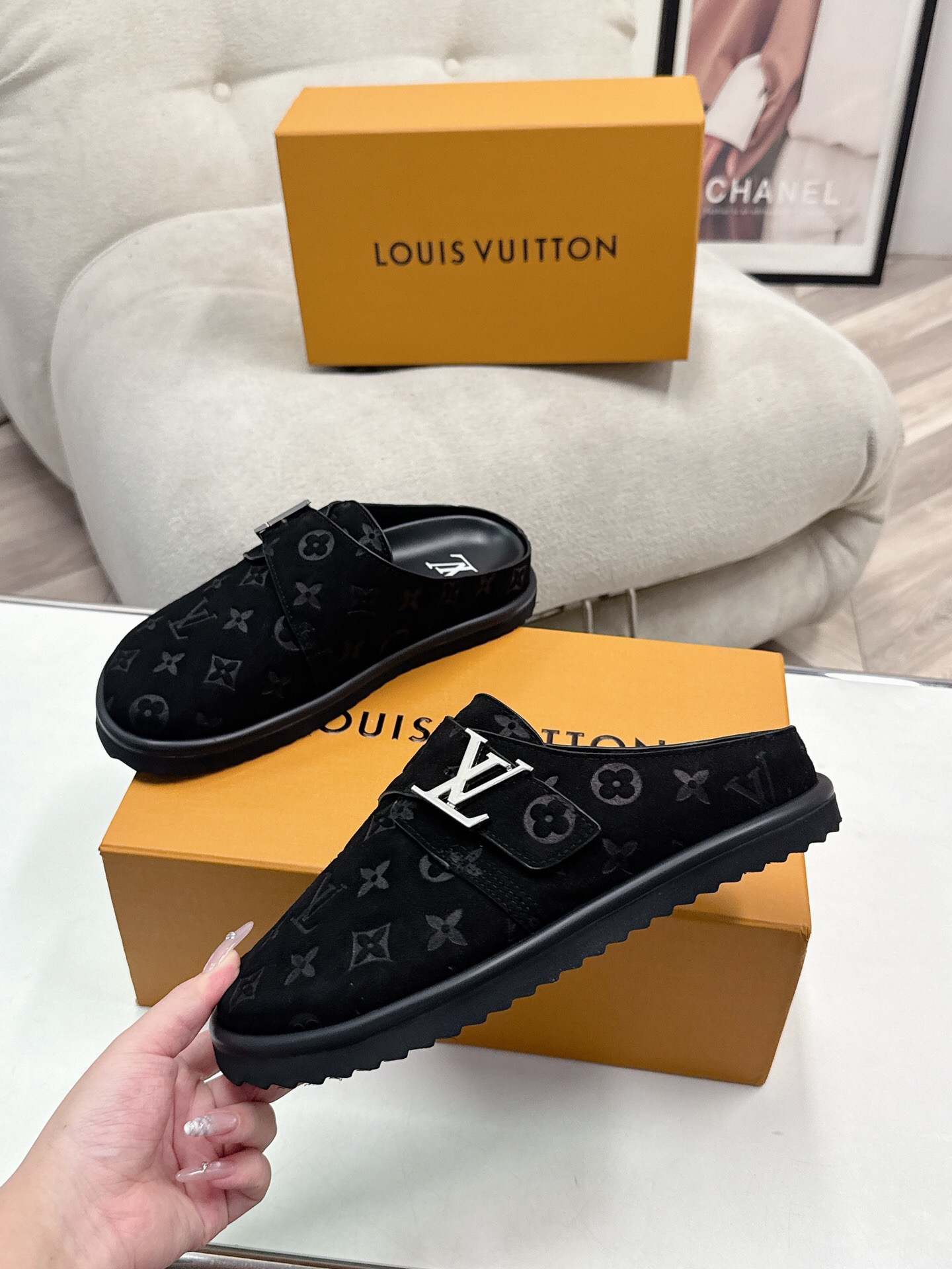 L X V slippers detail 6