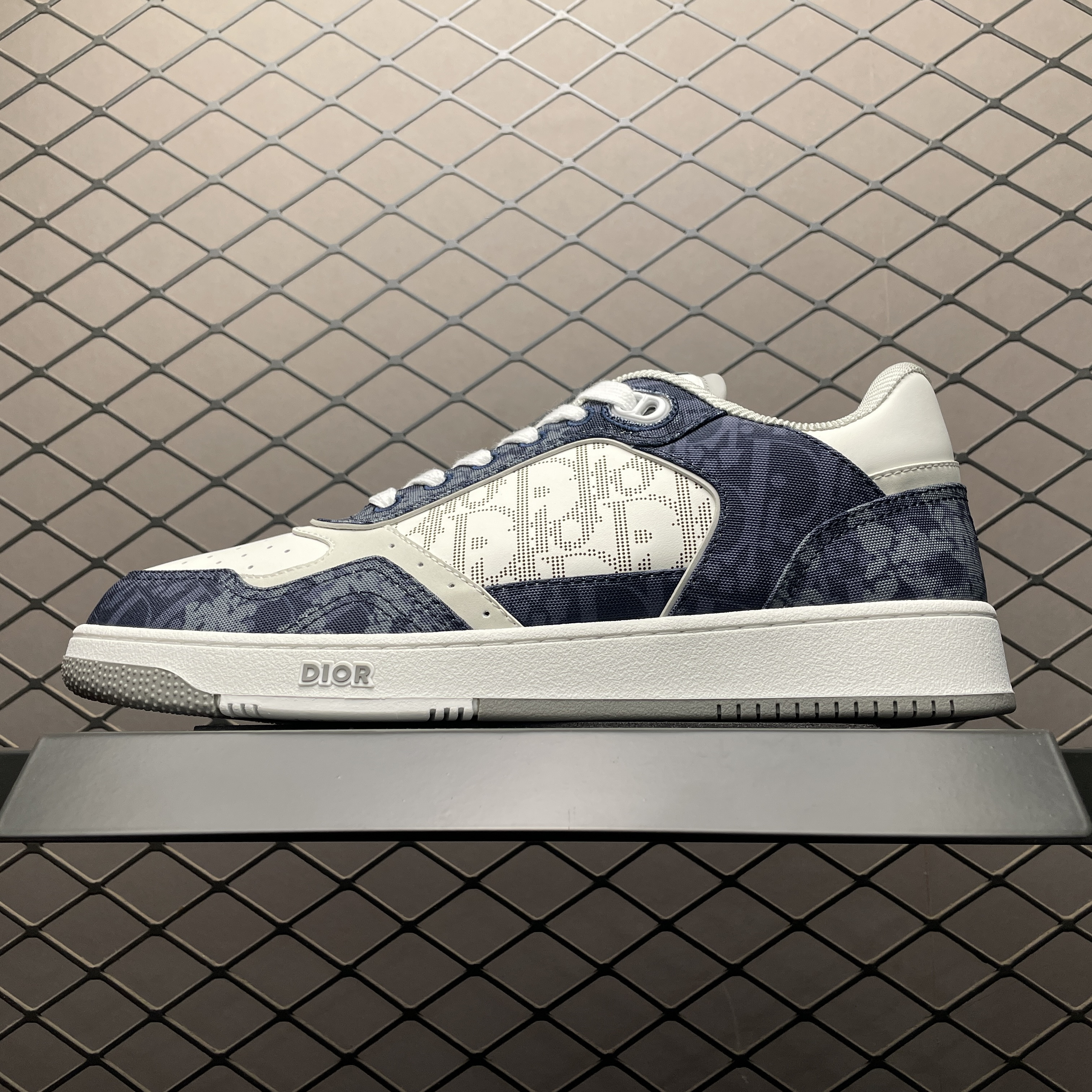 DR B27 Oblique Sneakers