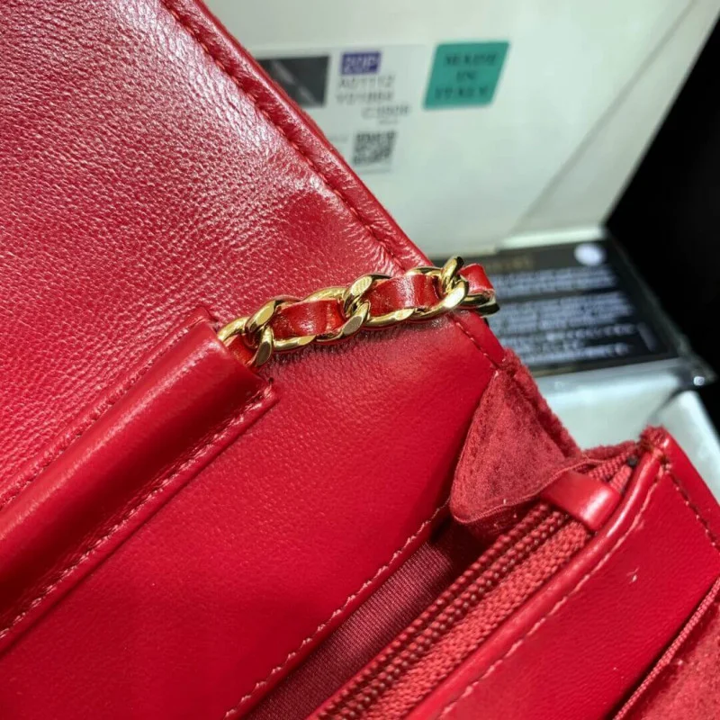 Chanel W-With -Details On Strap Ap1450 In Velvet
