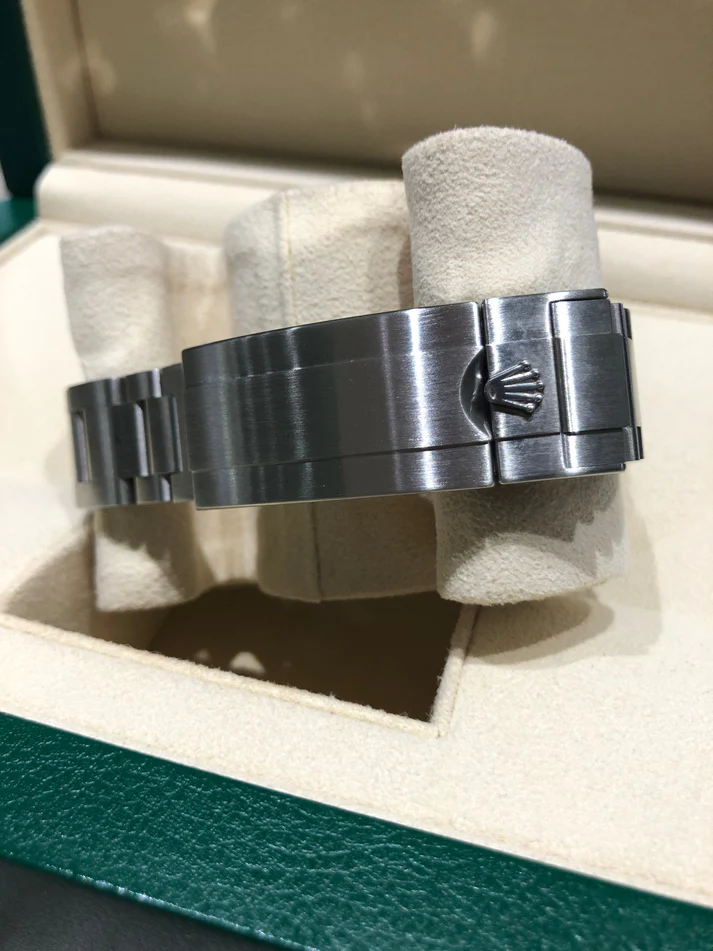 Rolex Submariner Oyster Perpetual Date 40mm 116610LN