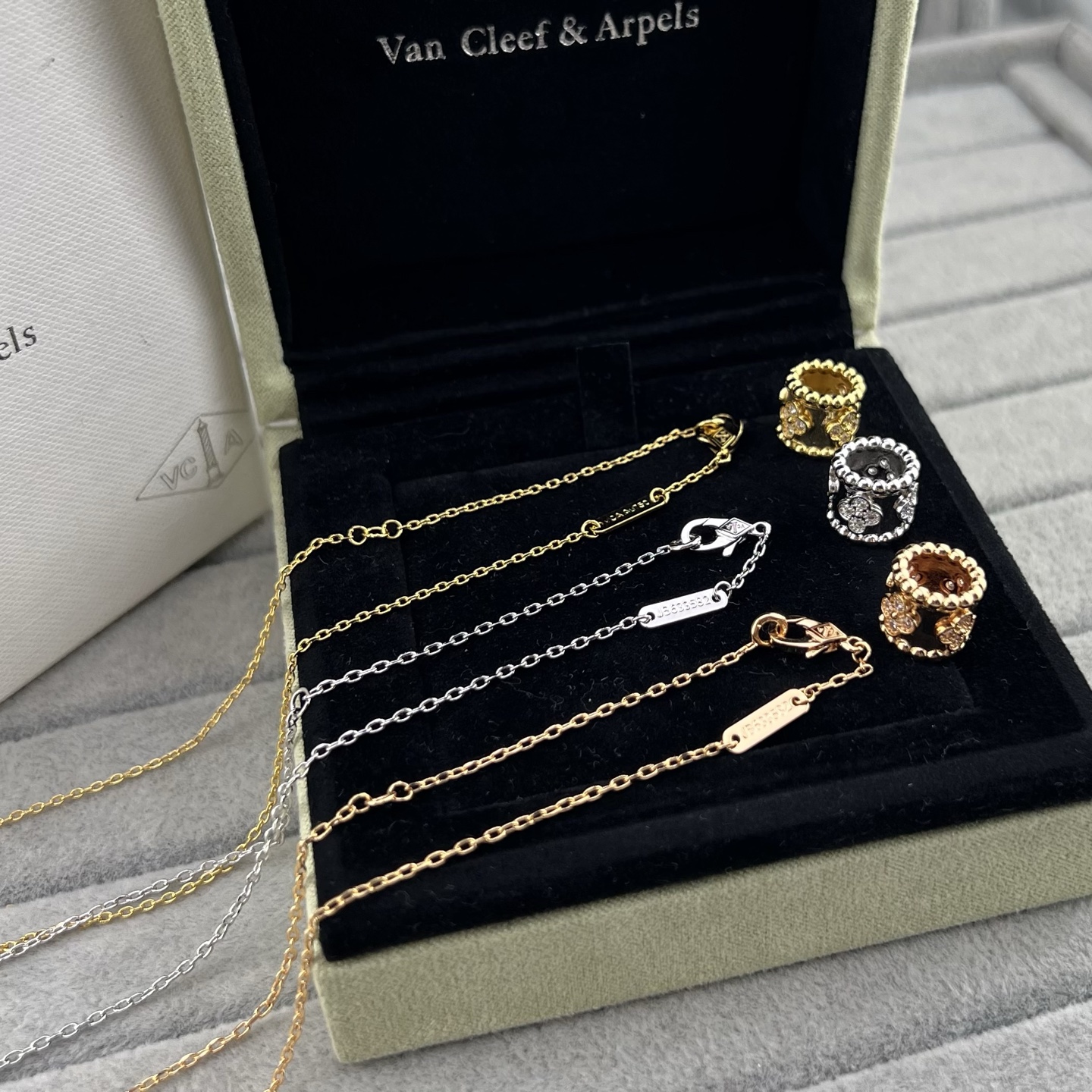 Plum blossom diamond pendant necklace - Artisantouchss