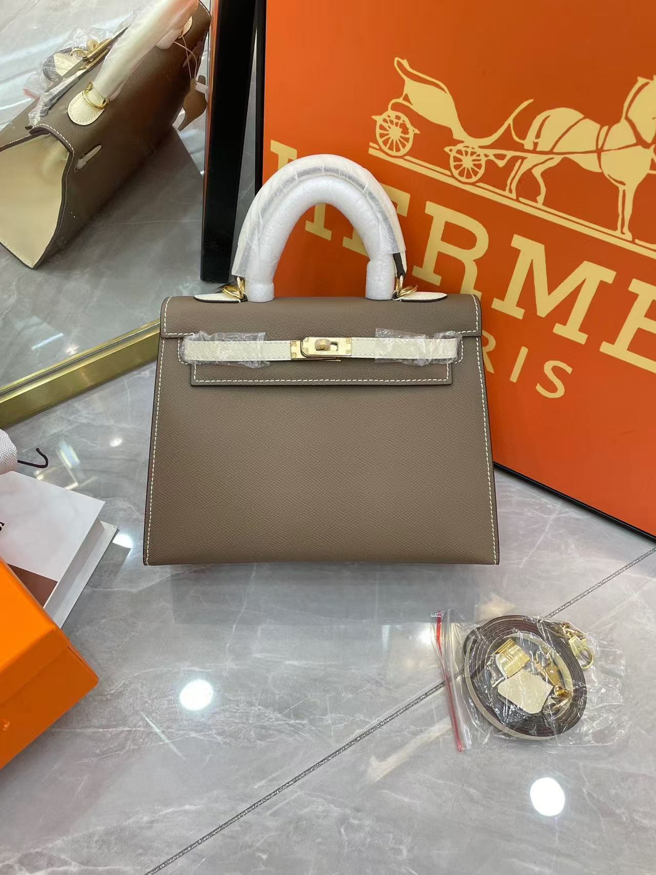 Hermes Kelly 25-28