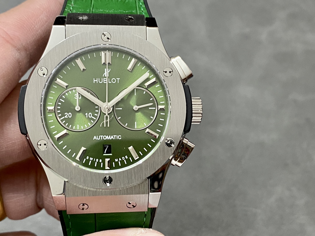 Hublot Classic Fusion 521.NX.1170.RX 45MM Mens
