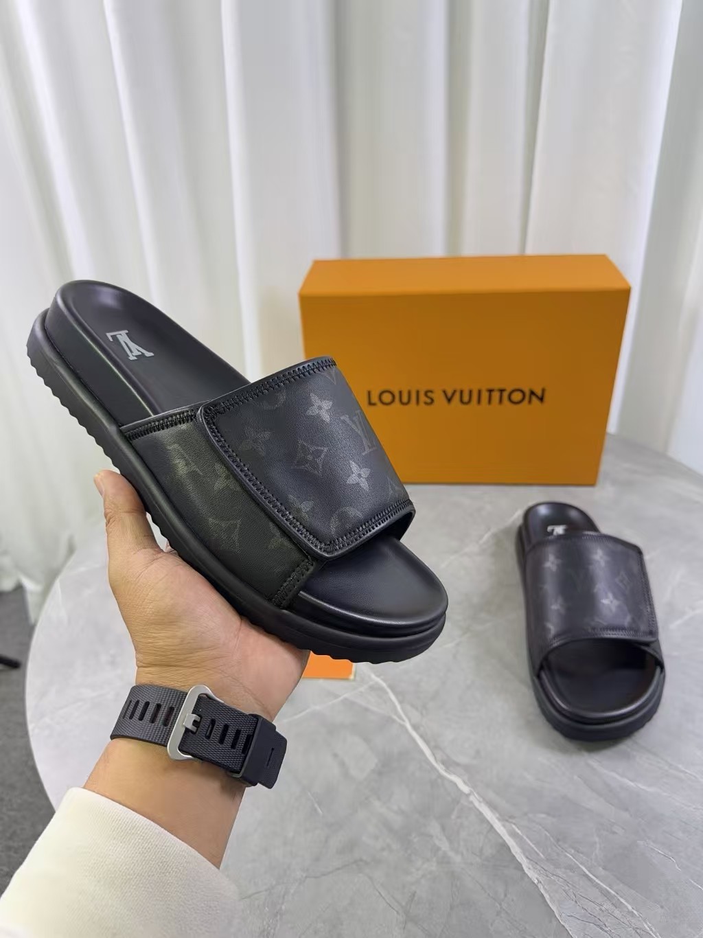 L X V SLIPPERS(Multiple colors) detail 10