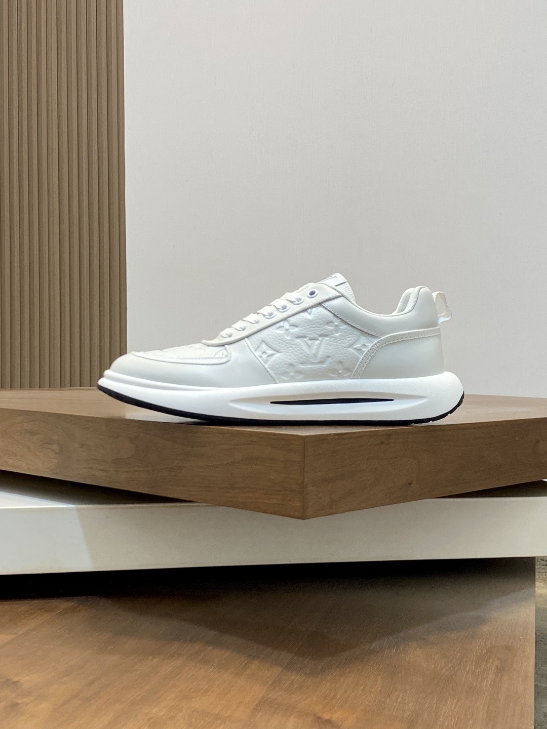 L X V Sneakers