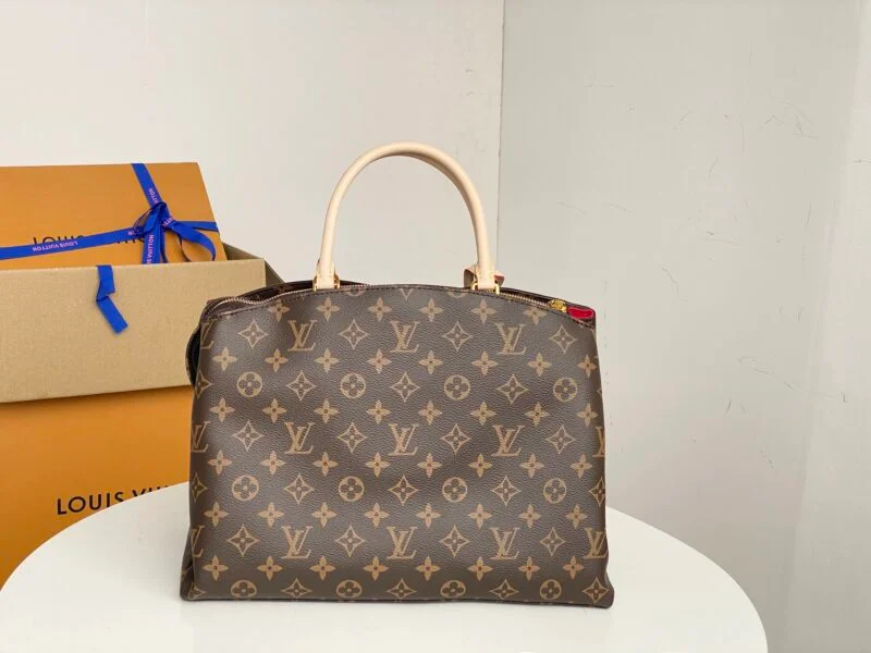 Louis Vuitton Grand Palais/Petit Palais M45900