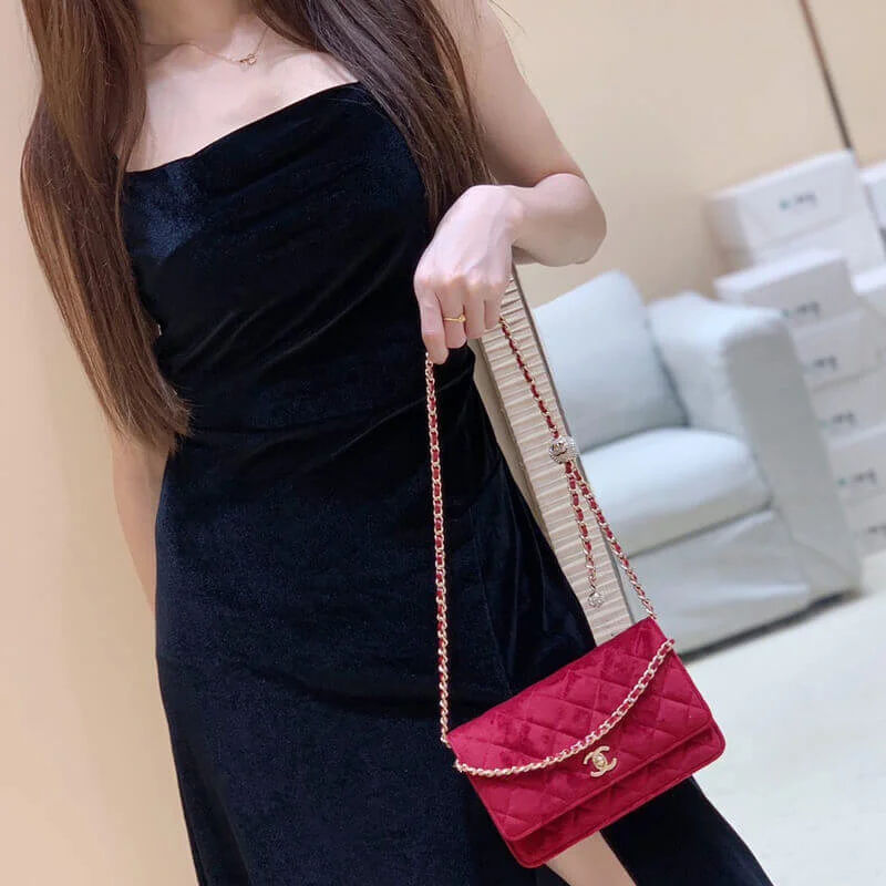 Chanel W-With -Details On Strap Ap1450 In Velvet