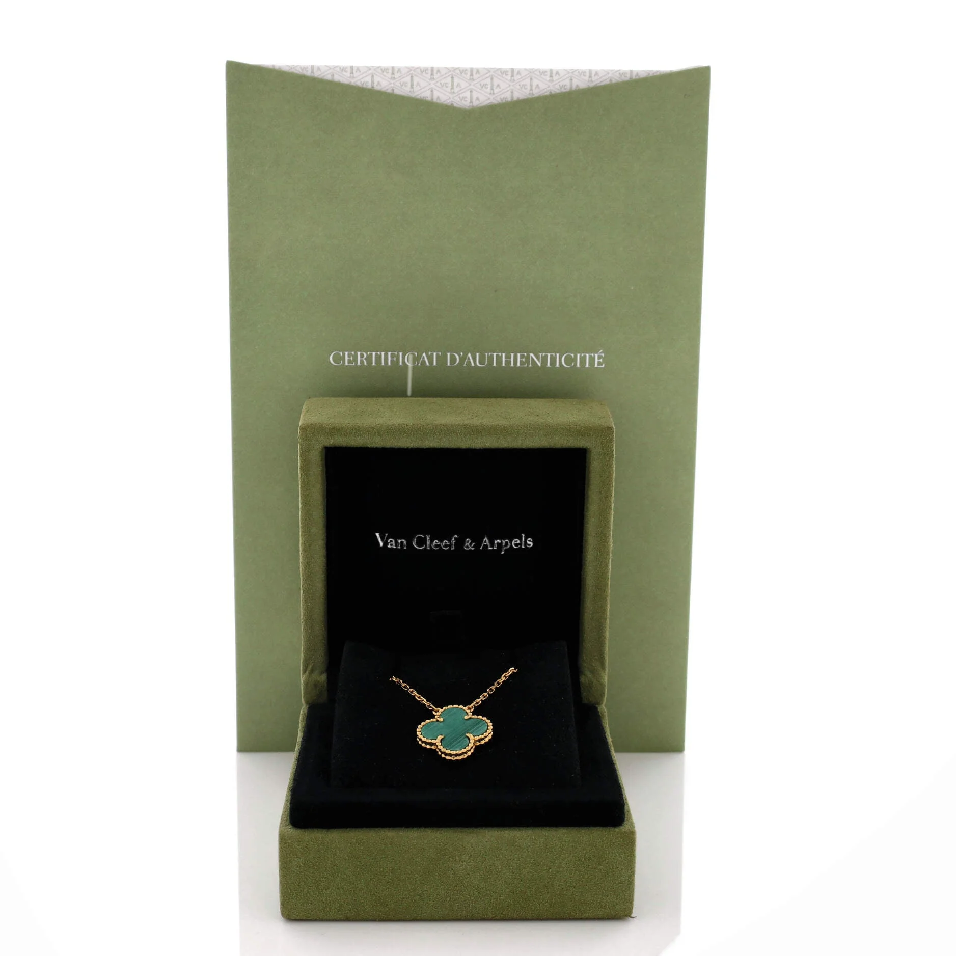 Vintage Alhambra Pendant Necklace 18K Yellow Gold and Malachite