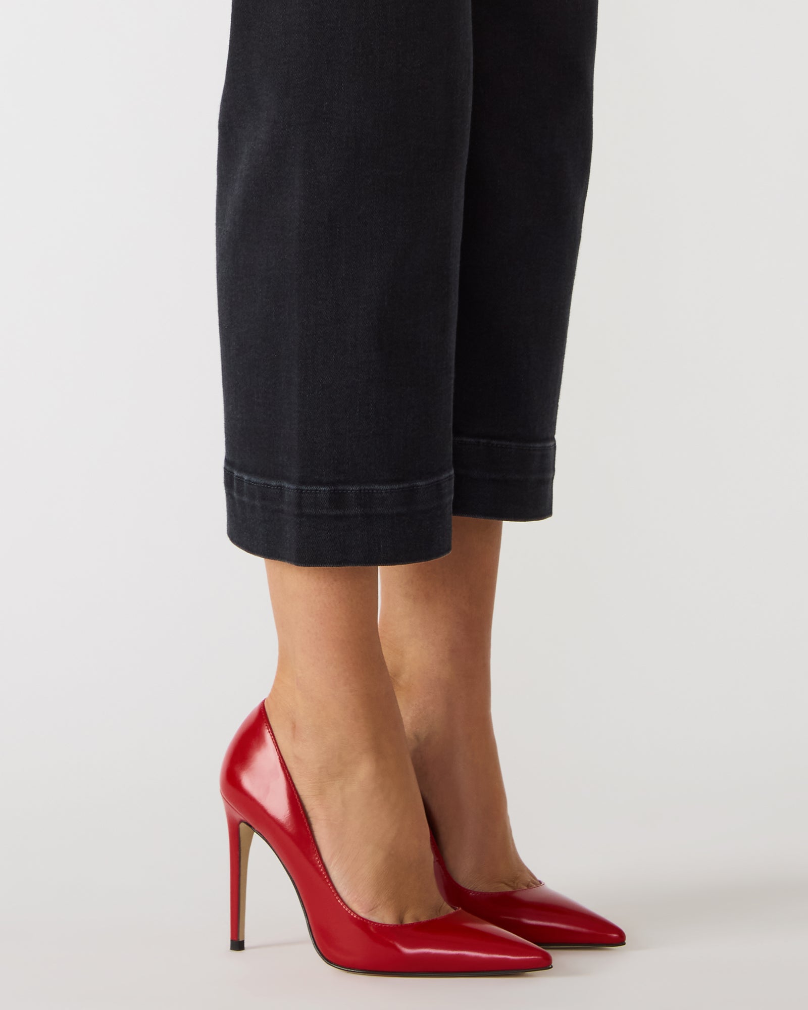 Noir Red Leather