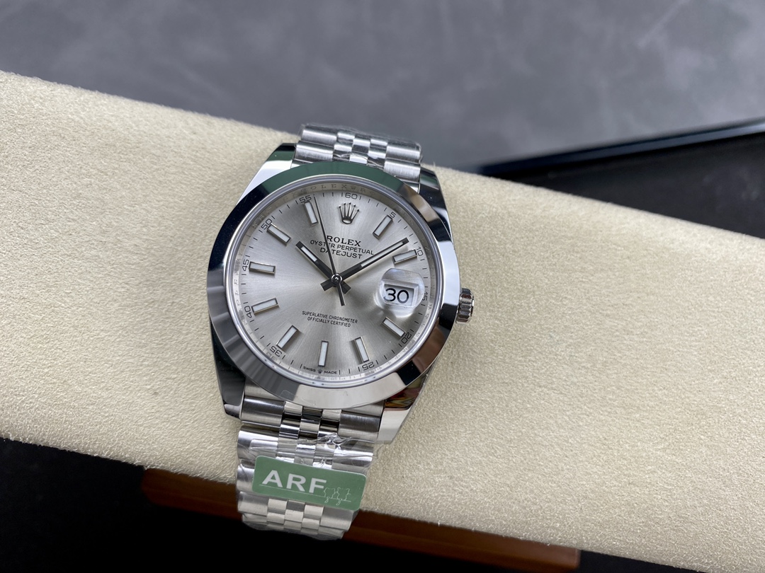 Rolex Datejust 41mm m126300 0004 Silver Stick DIal Oystersteel Case Domed Bezel