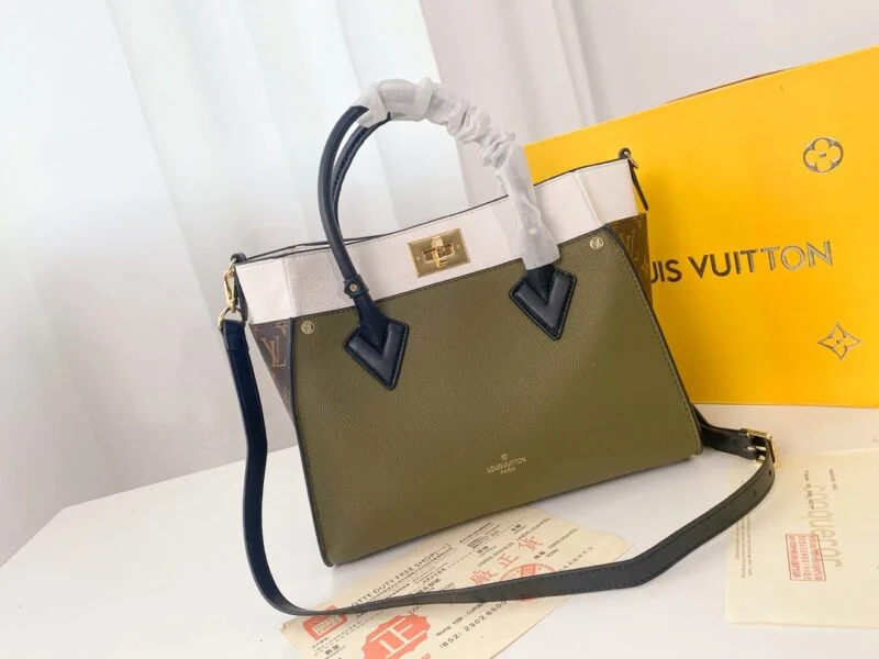 Louis Vuitton On My Side M53827