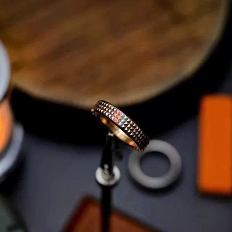 YEDC Pig Ring-Paris on Your Finger Fidget Ring
