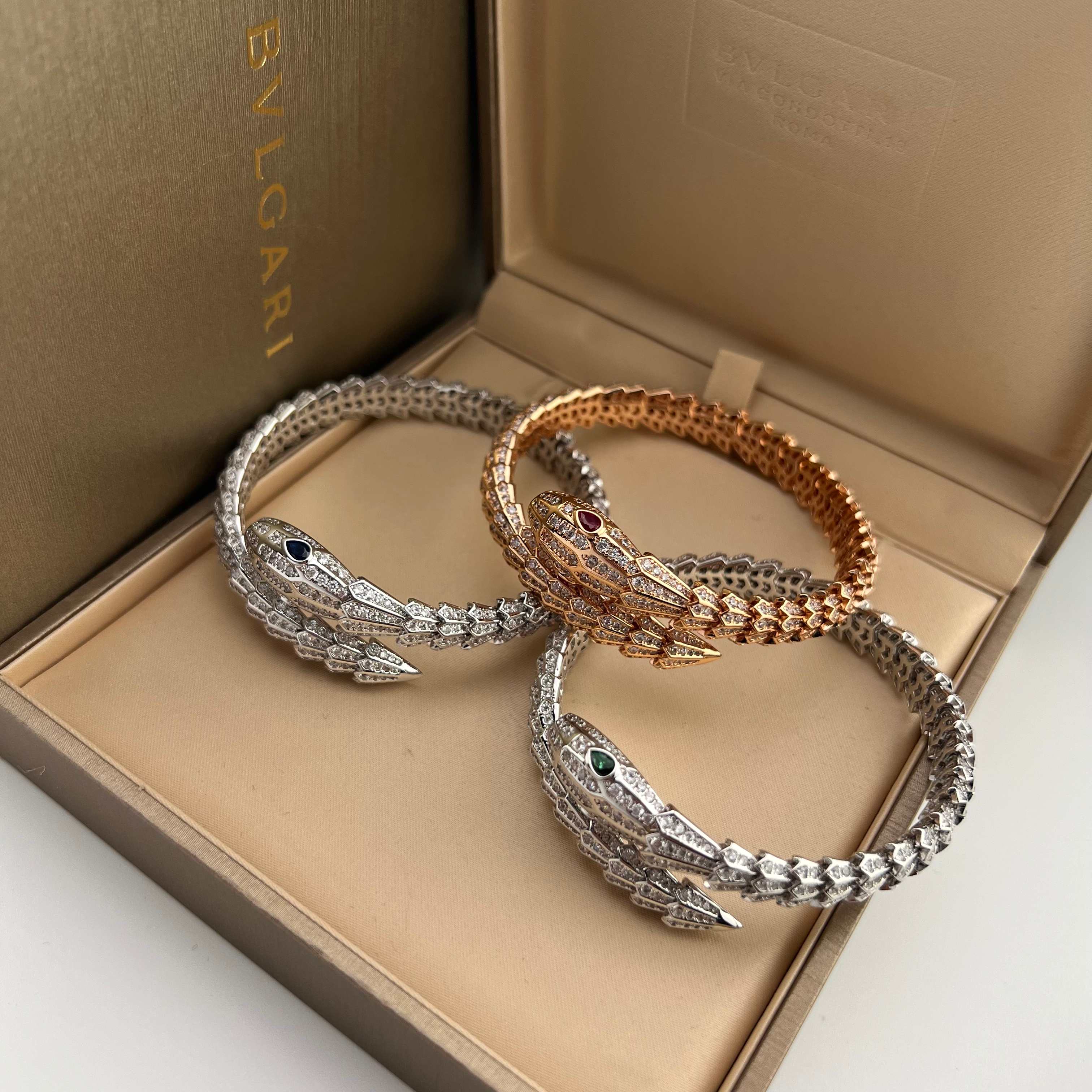 Full diamond python head bracelet - Artisantouchss