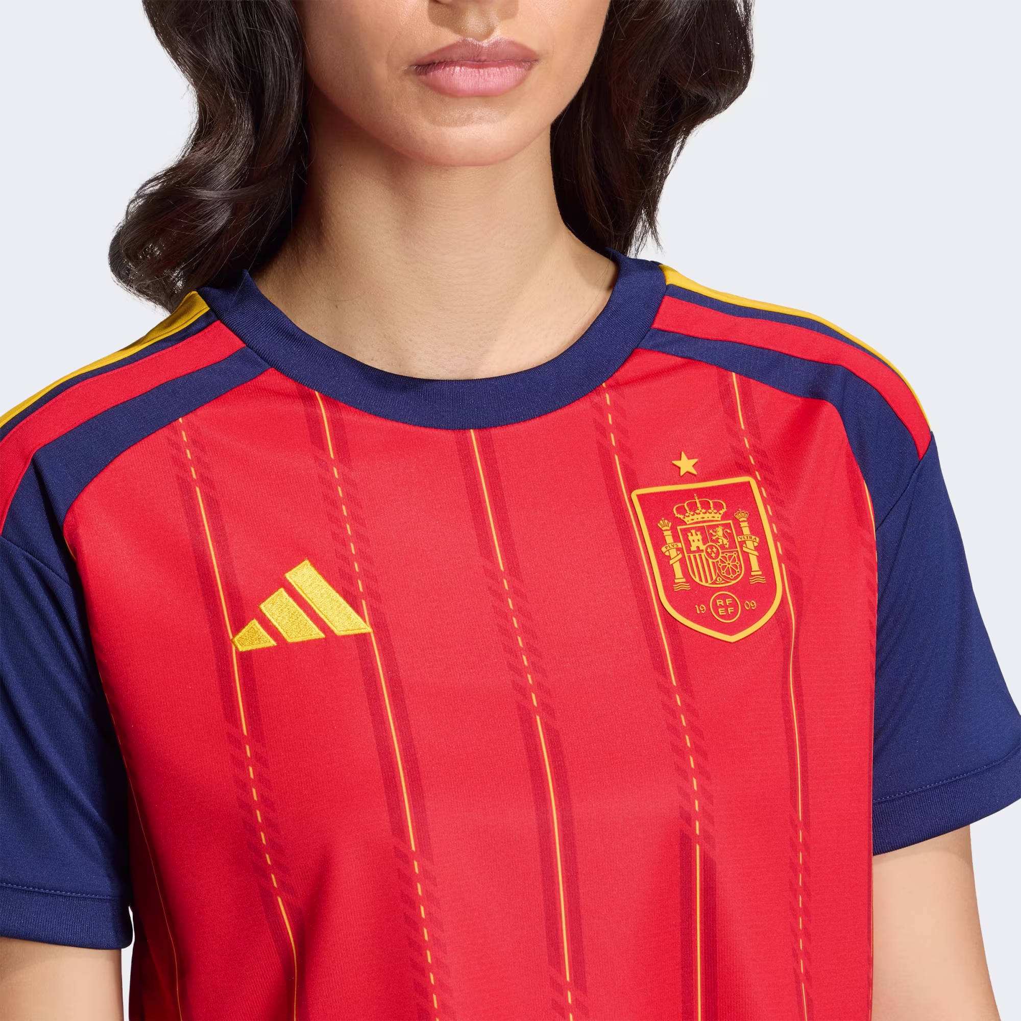 España 26 Home Cropped Jersey