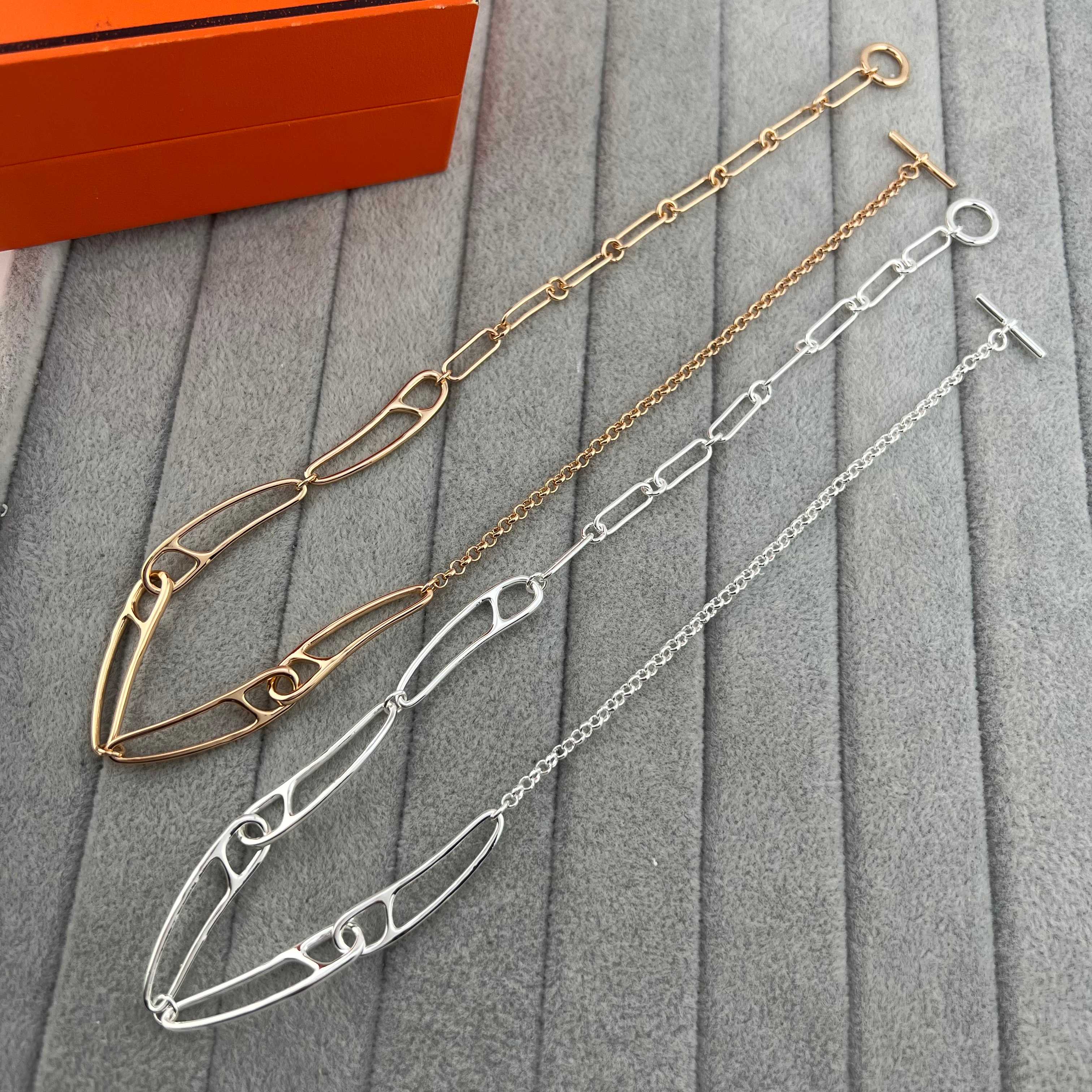 Paperclip-shaped necklace - Artisantouchss