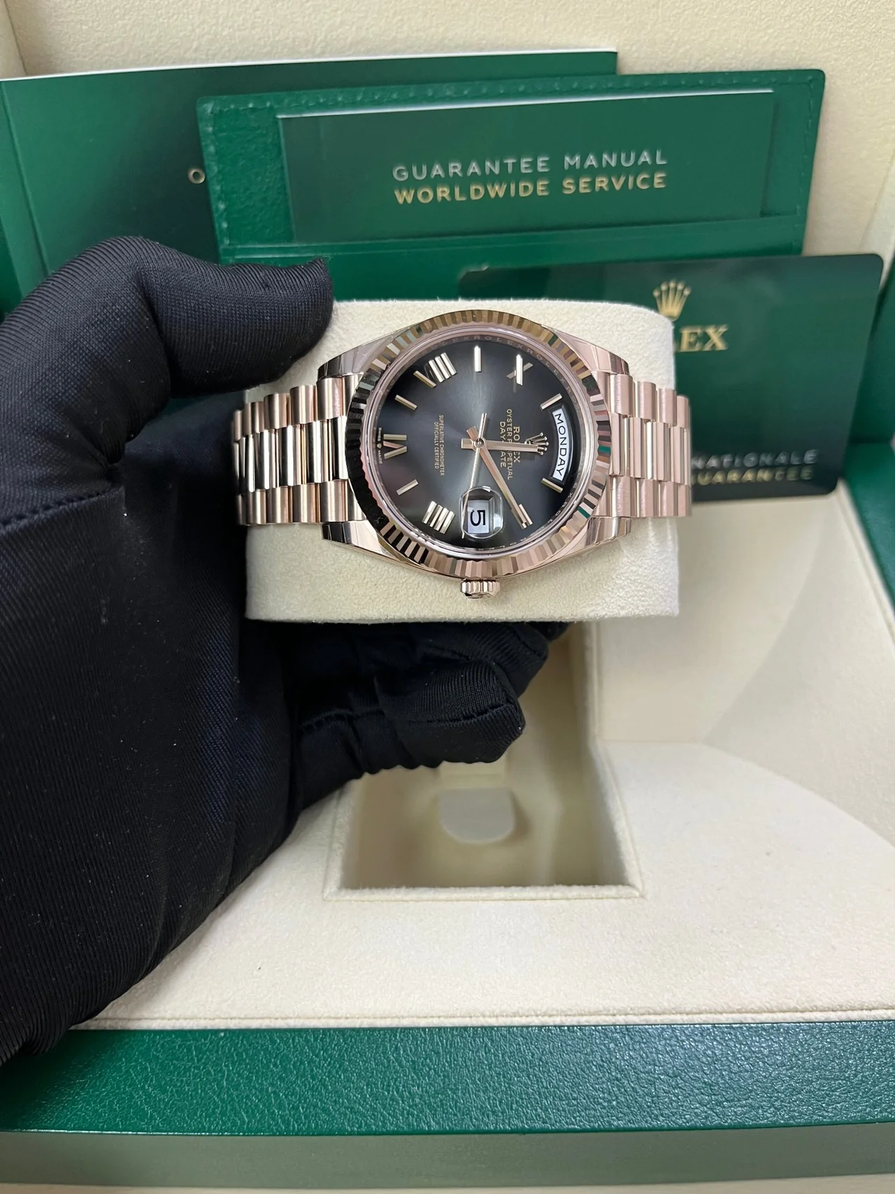 Rolex Day Date in 18 ct Everose Gold M228235 0055 40mm