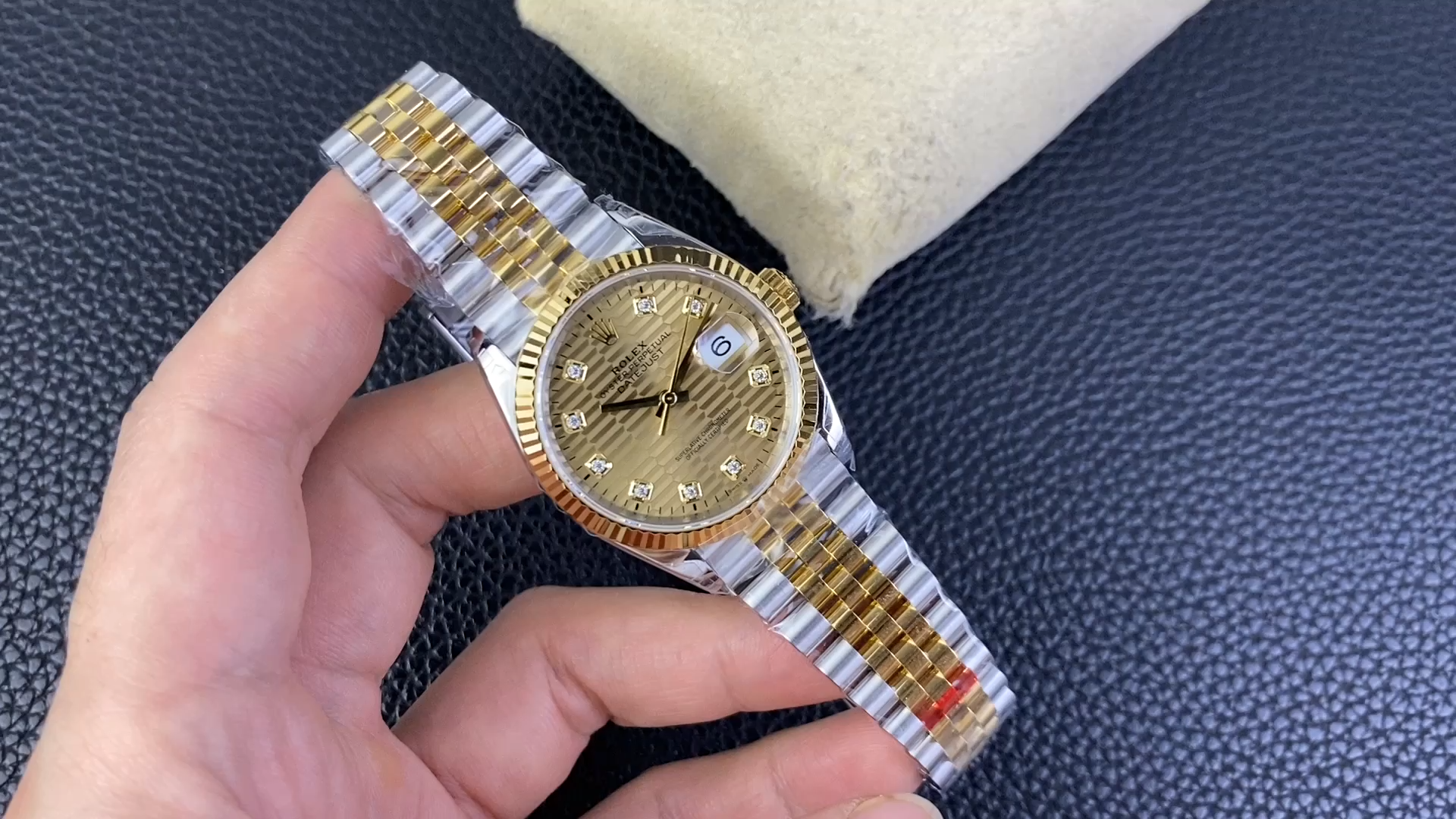 Rolex Datejust 36 126233 0045 Champagne Fluted Motif Diamond Dial