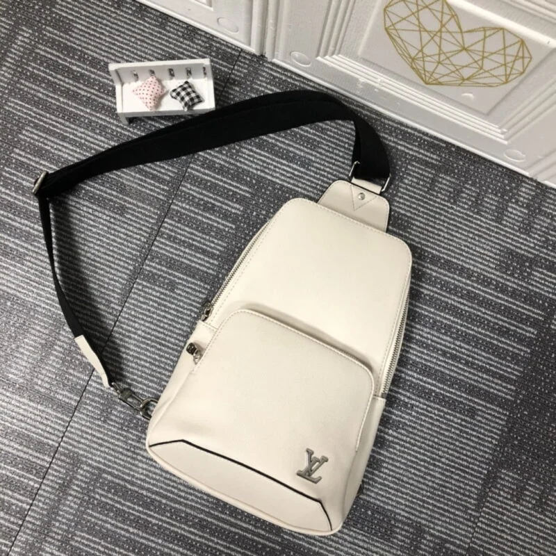 Louis Vuitton Avenue Sling Bag M30443