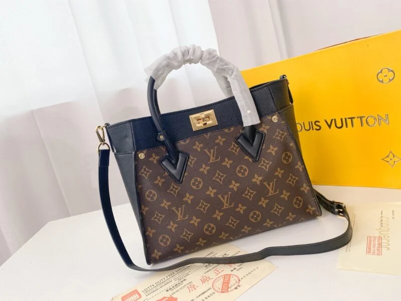 Louis Vuitton On My Side M53827