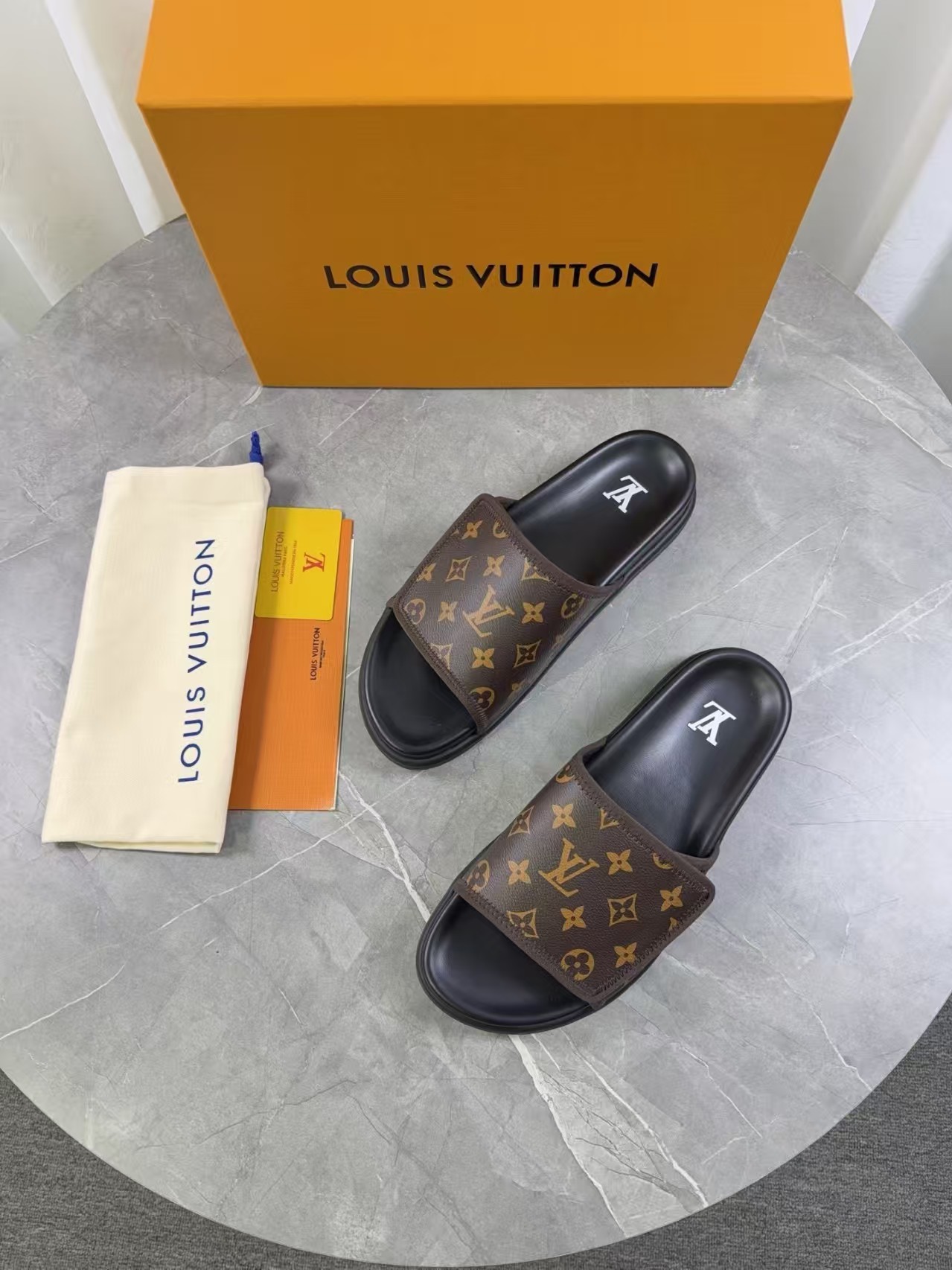 L X V SLIPPERS(Multiple colors) detail 25