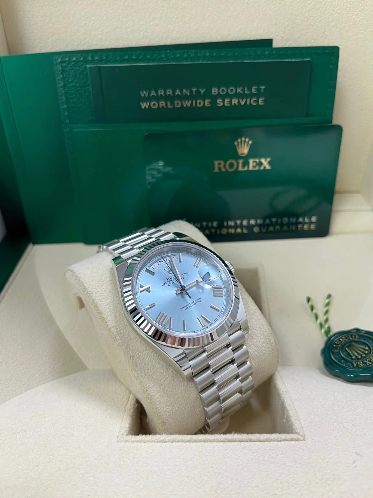 Rolex Day-Date 228236 0012 Fluted Bezel Ice Blue Dial 40MM Mens Replica Watch