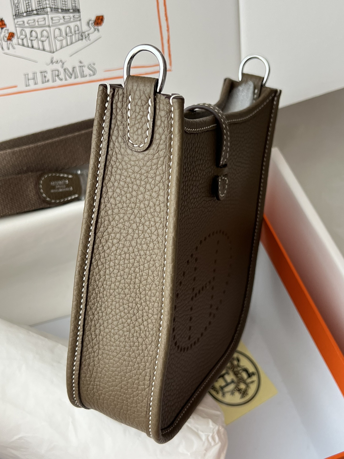 Hermes Evelyn 𝖬𝗂𝗇𝗂 17 Palladium Hardware -Top master