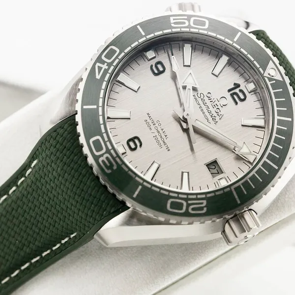 Omega Planet Ocean 8900 43.5mm Grey / Green 215.32.44.21.06.001