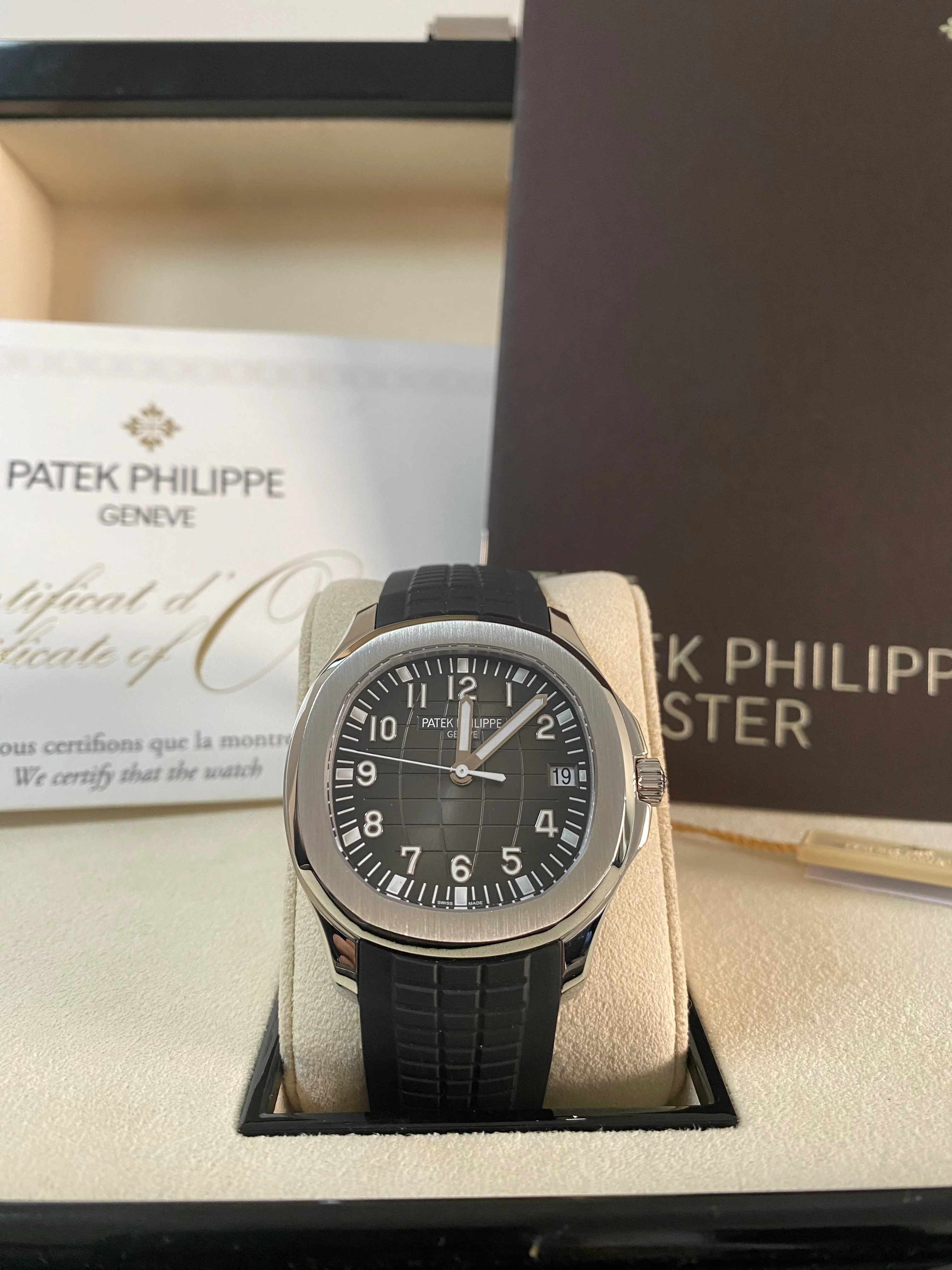 Patek Philippe Men's Aquanaut - 2019 - Black Embossed Dial - Black Strap - 5167A-001 *FULL SET*