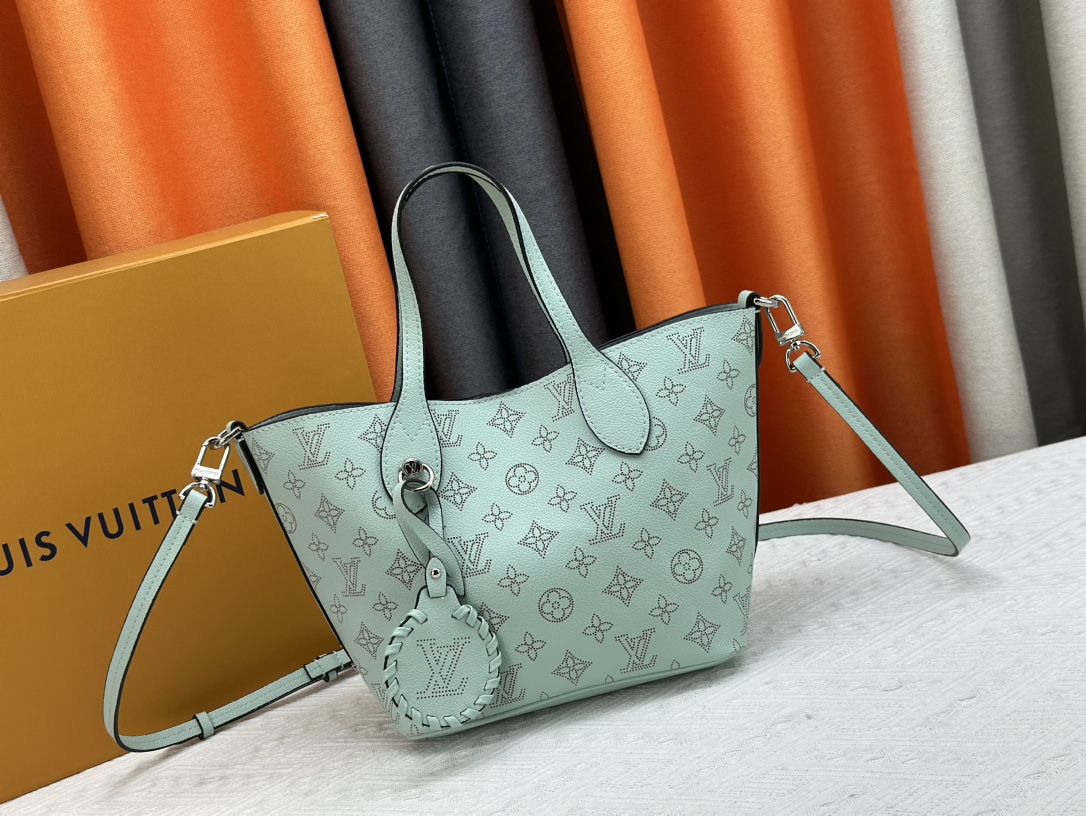 Louis Vuitton Blossom Women Handbag 20*20*12.5cm