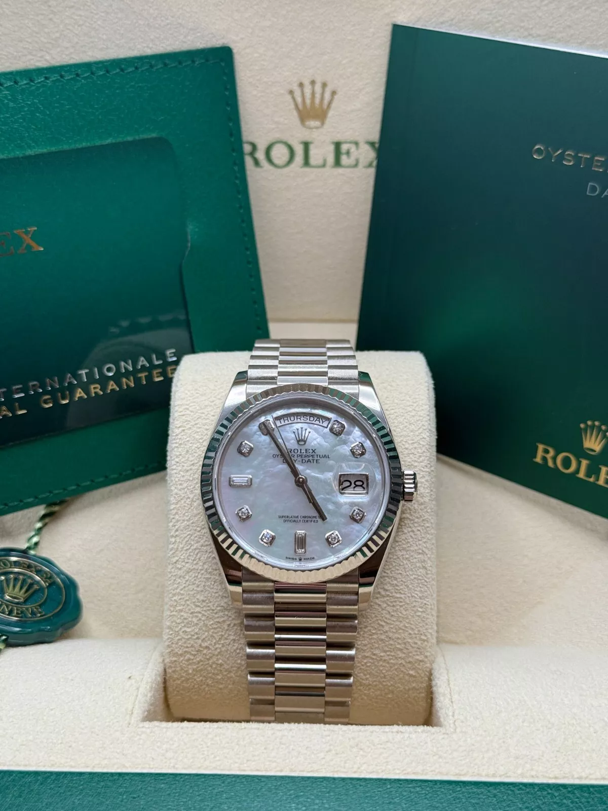 【Super Clone】RLX  Day-Date "President" 36mm White Gold Mother of Pearl Diamond Dial - 128239