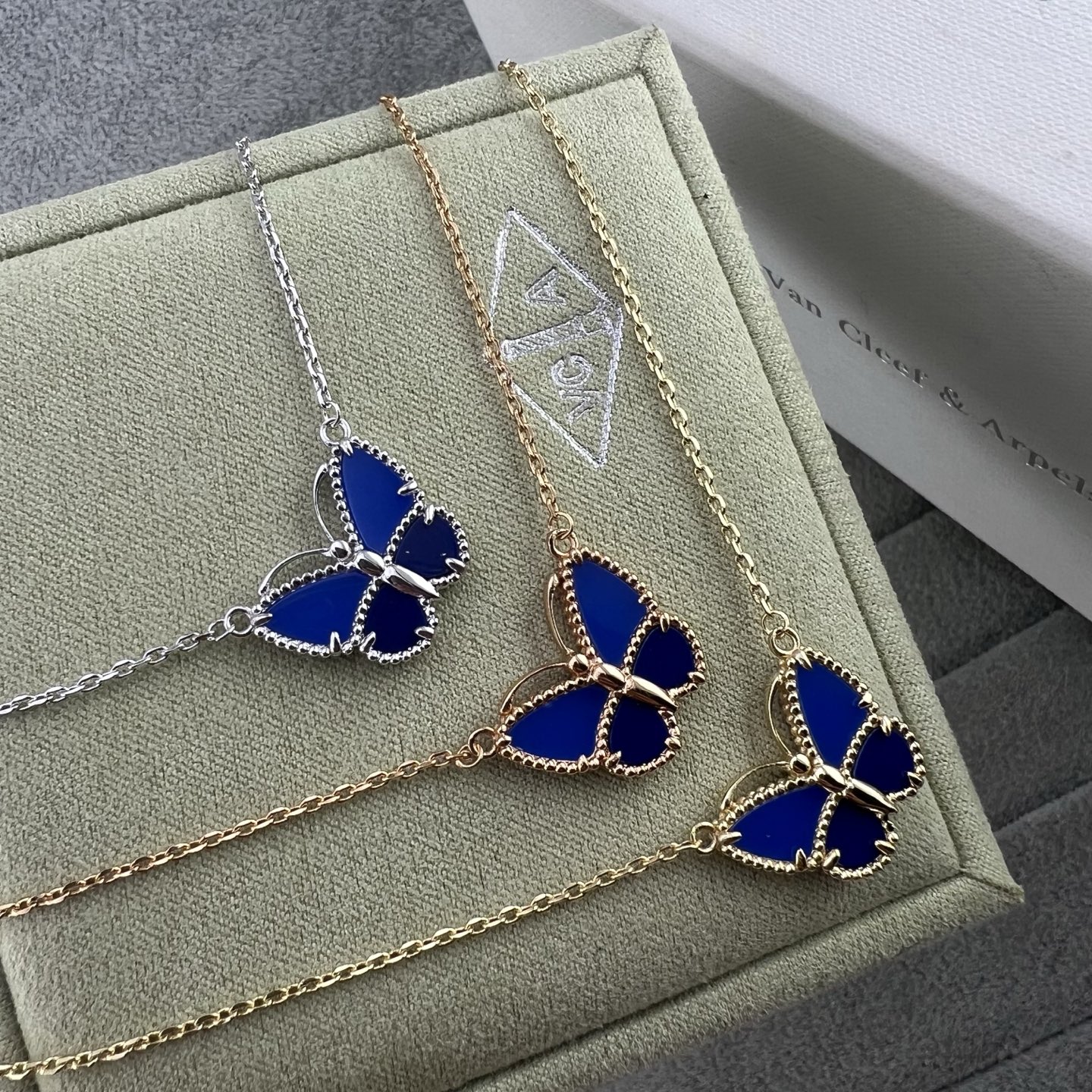 butterfly lapis lazuli necklace - Artisantouchss