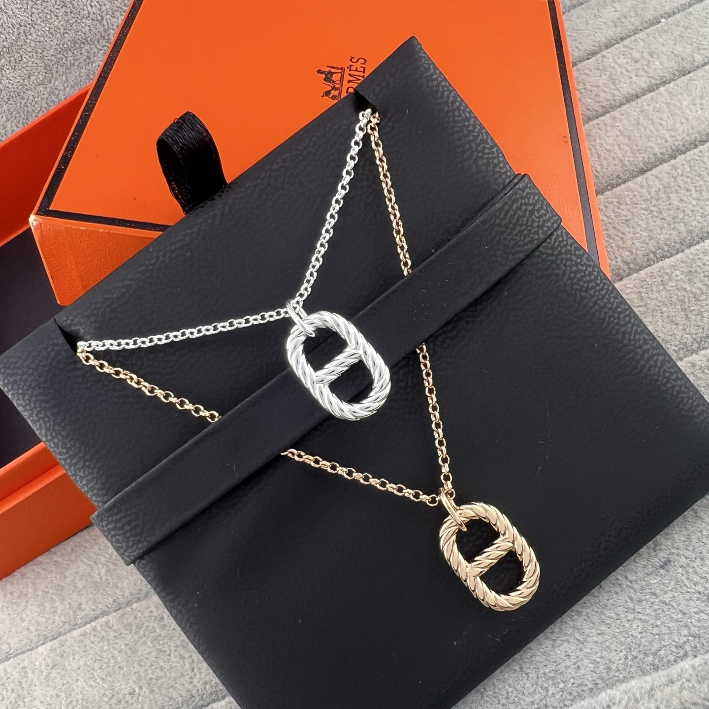 Twist buckle necklace - Artisantouchss