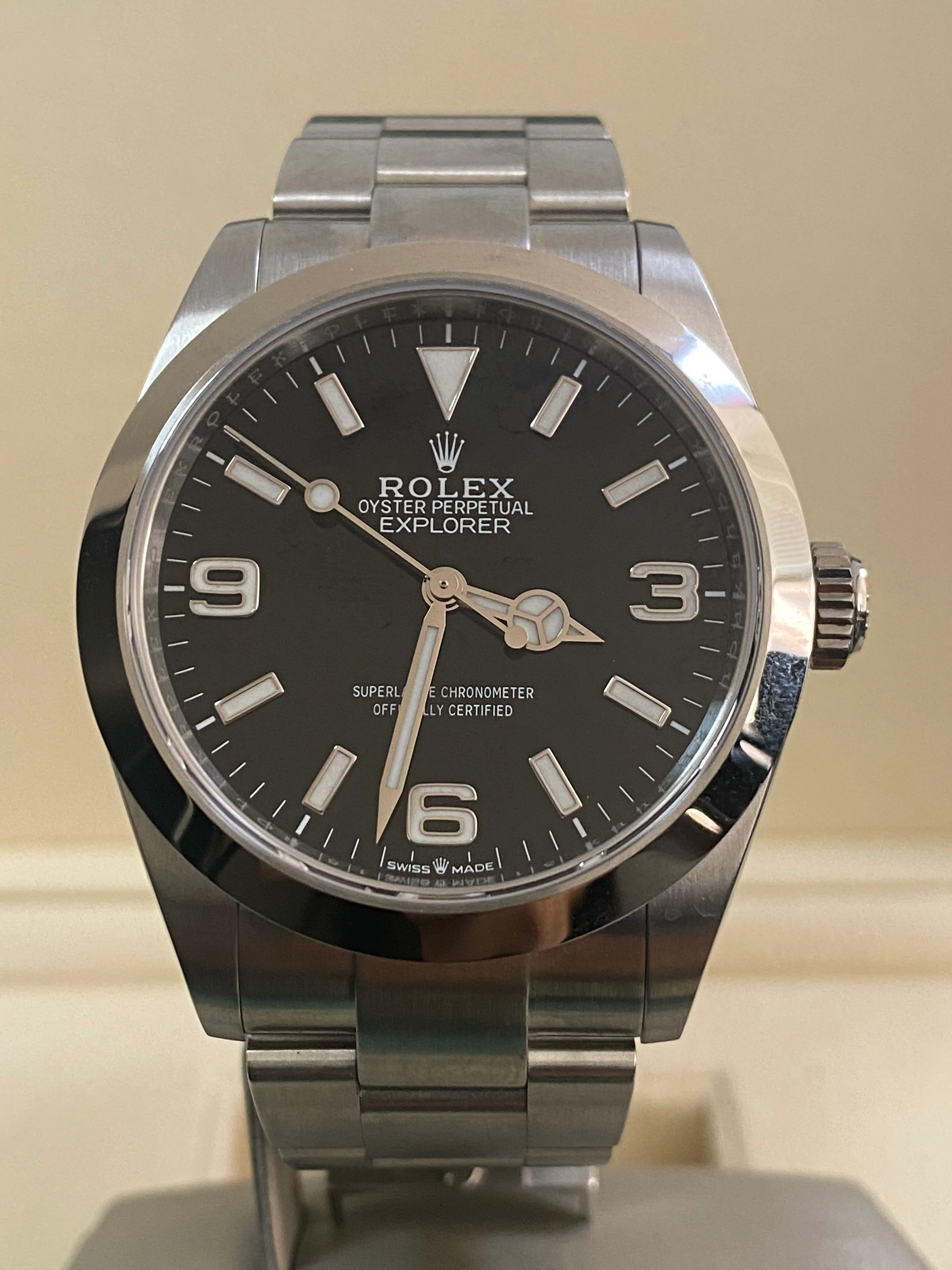 Rolex,Explorer Oyster Perpetual Explorer - 2024 - Black Dial - Smooth Bezel - 224270 *FULL SET*