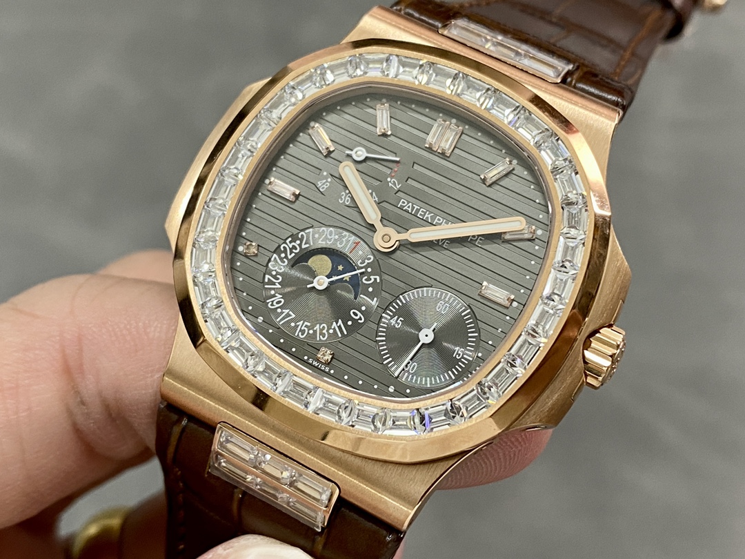 Replica Patek Philippe Nautilus 5724 001 40mm Mens Watch