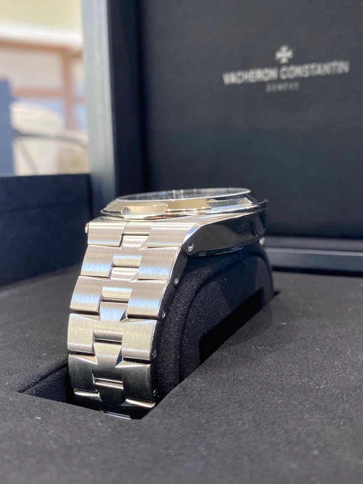 Vacheron Constantin Overseas Watch Chronograph Ref. # 5500V/110A-B481