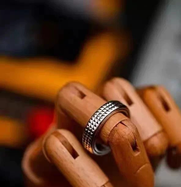 YEDC Pig Ring-Paris on Your Finger Fidget Ring