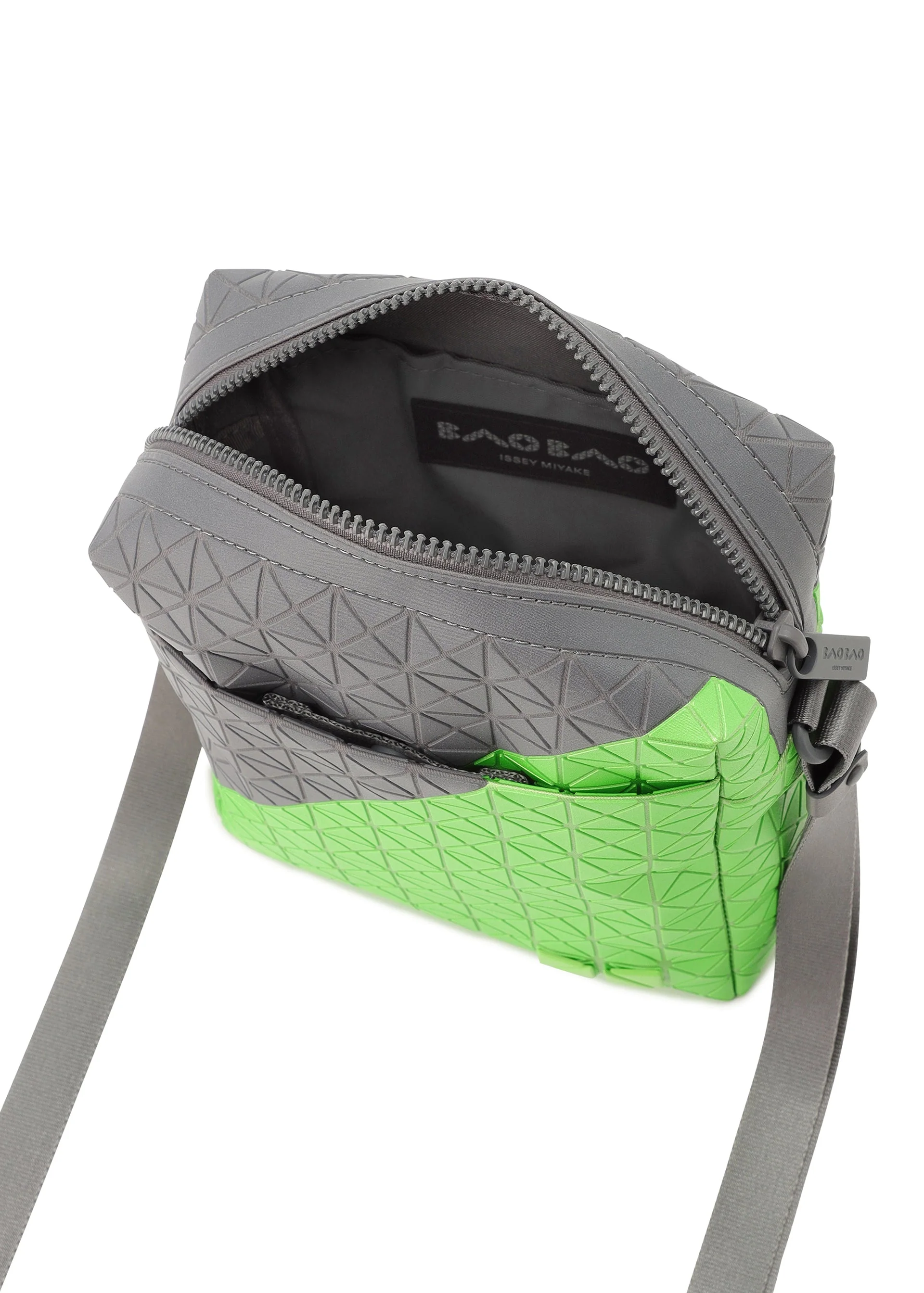 VOYAGER CROSSBODY BAG