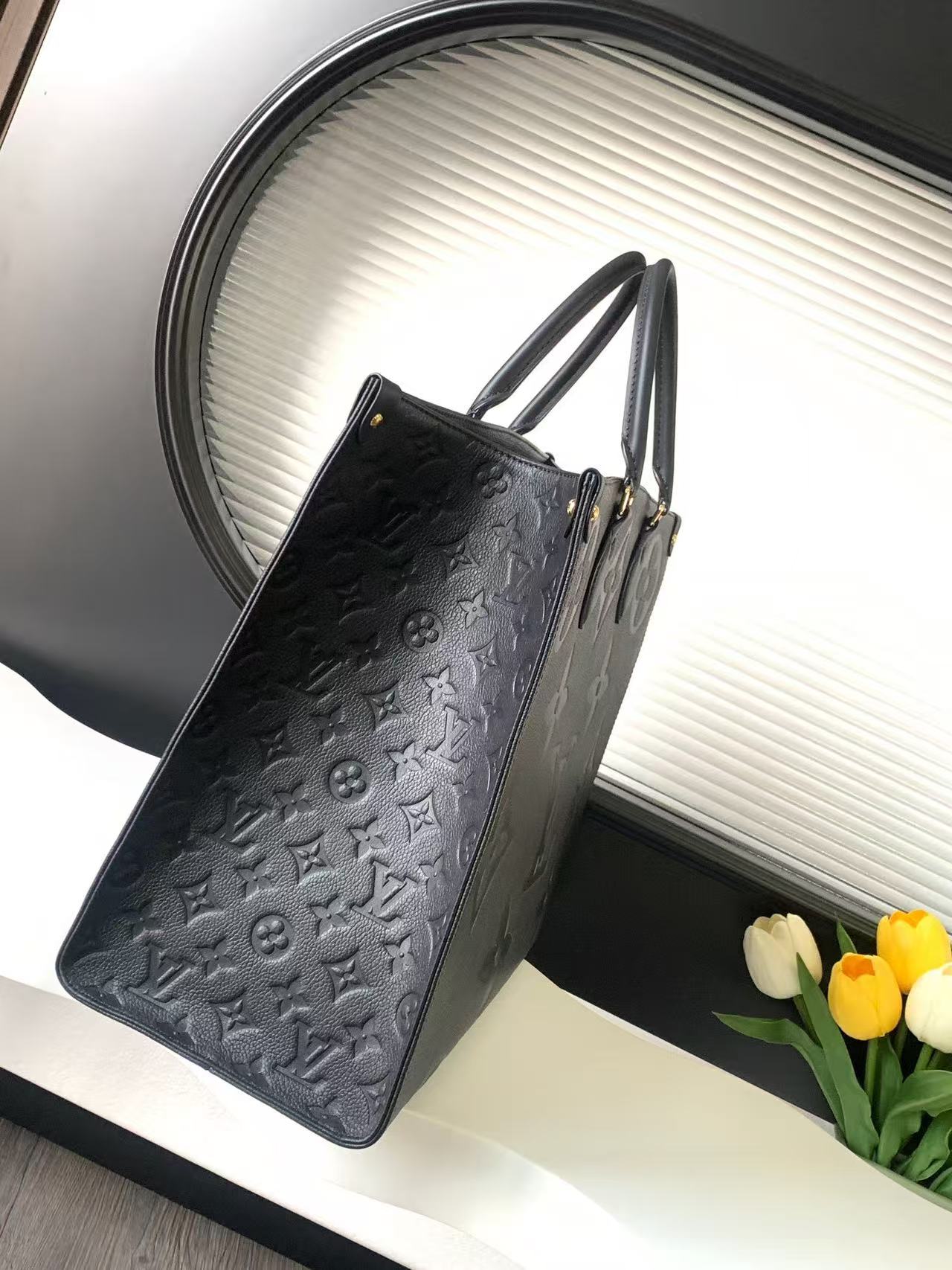 LV ONTHEGO High-Quality GM Handbag