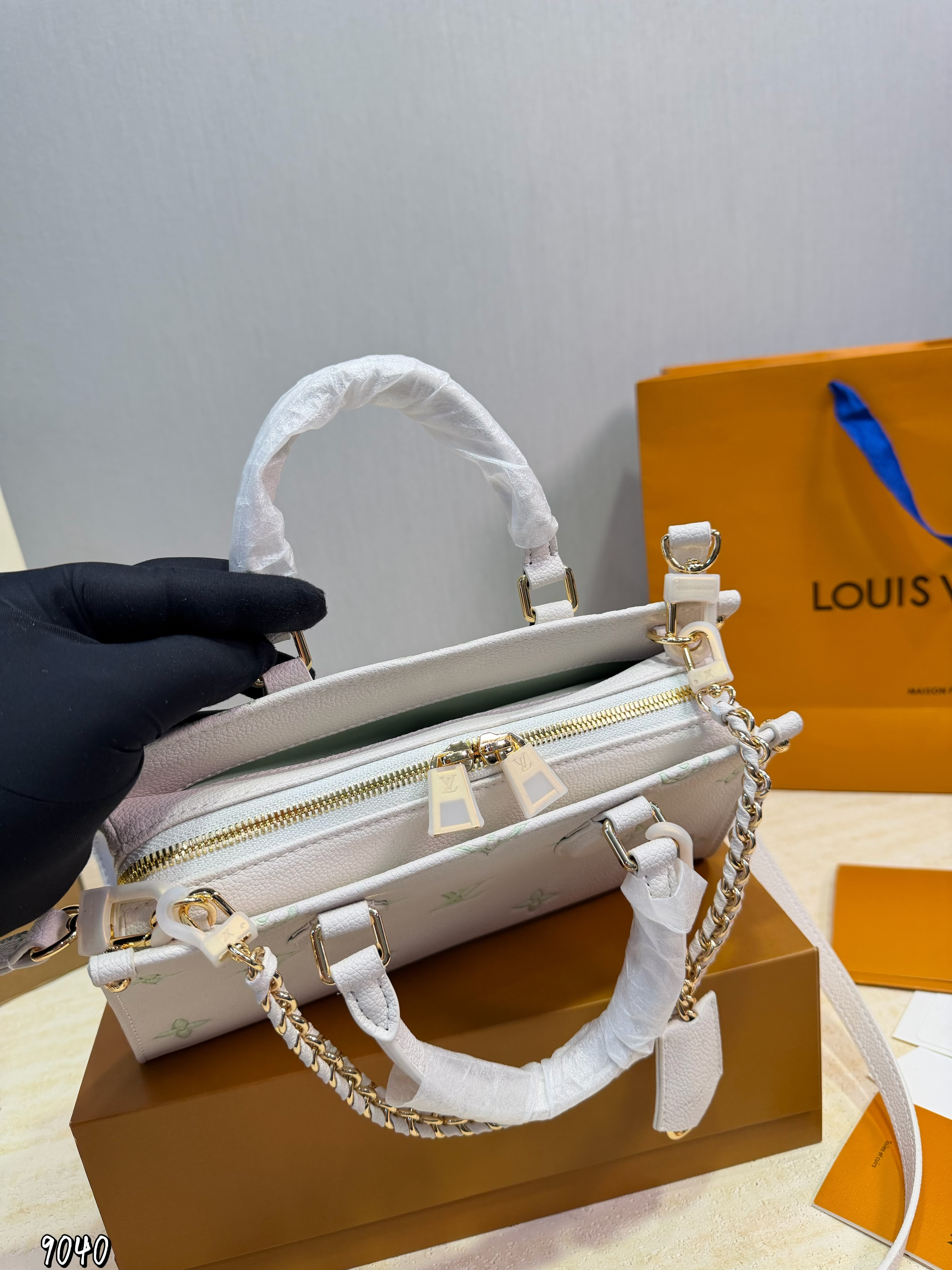 LV OnTheGo east west bag